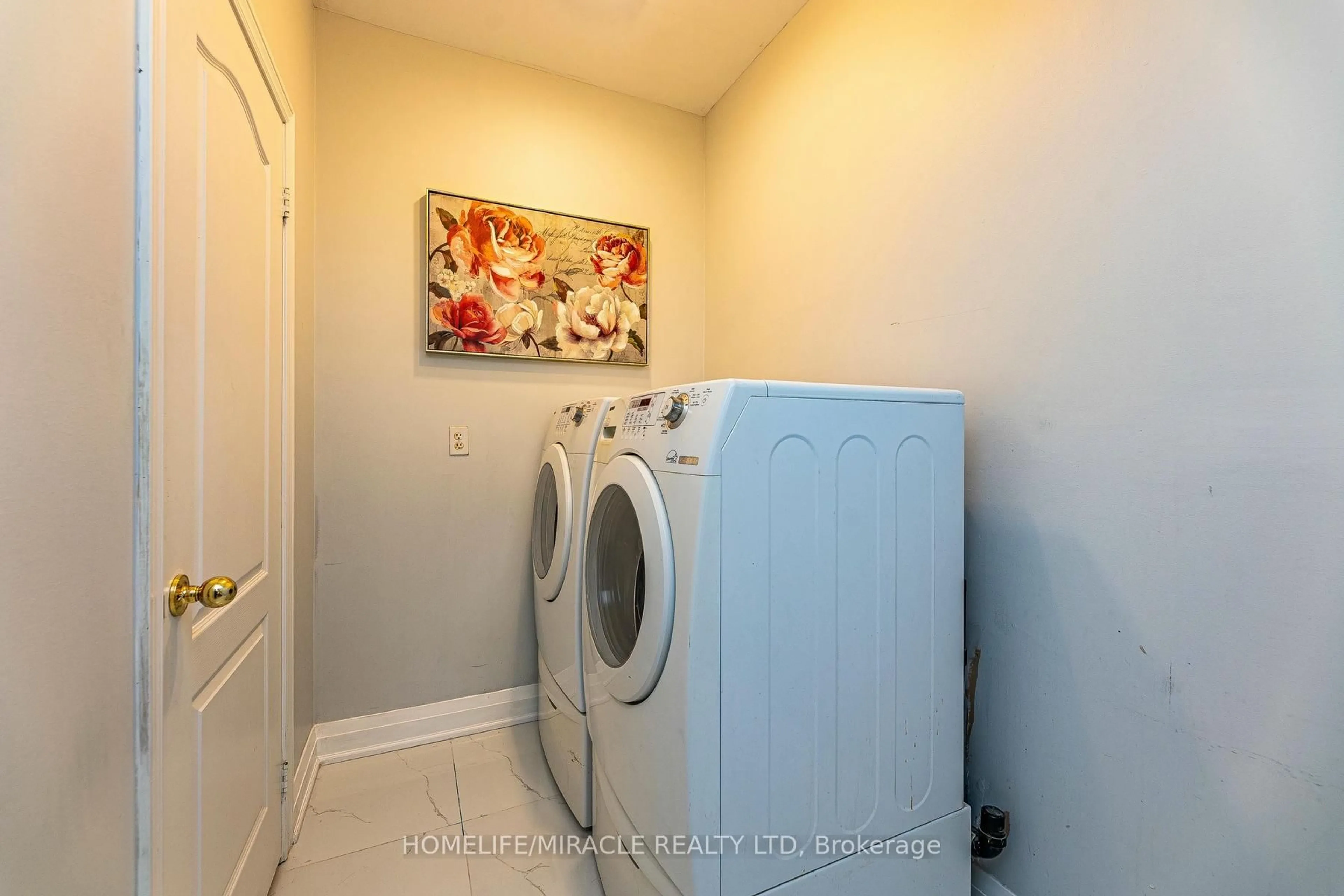 Laundry room for 25 Oblate Cres, Brampton Ontario L6Y 0K2