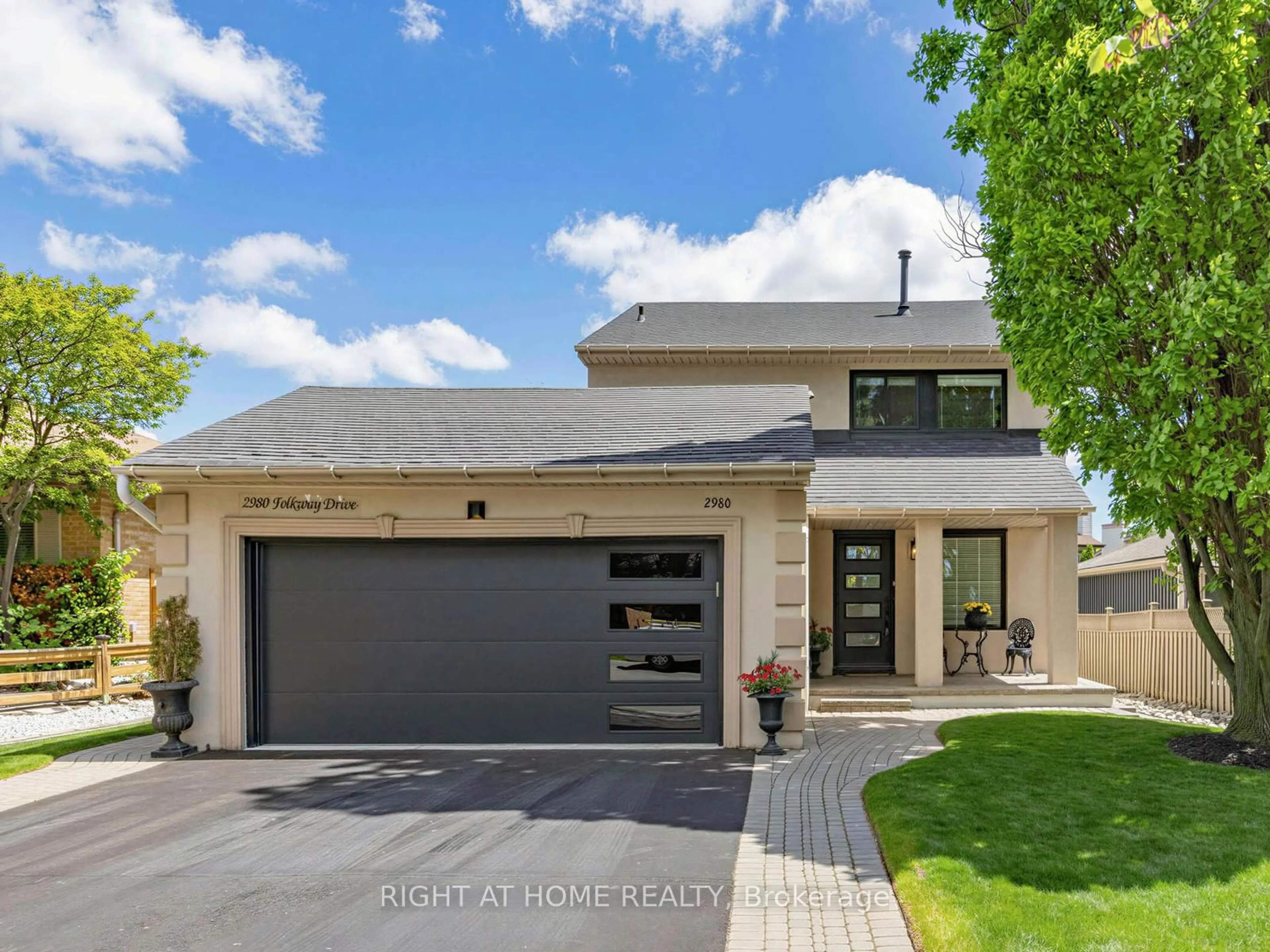 Home with brick exterior material, street for 2980 Folkway Dr, Mississauga Ontario L5L 1Z6