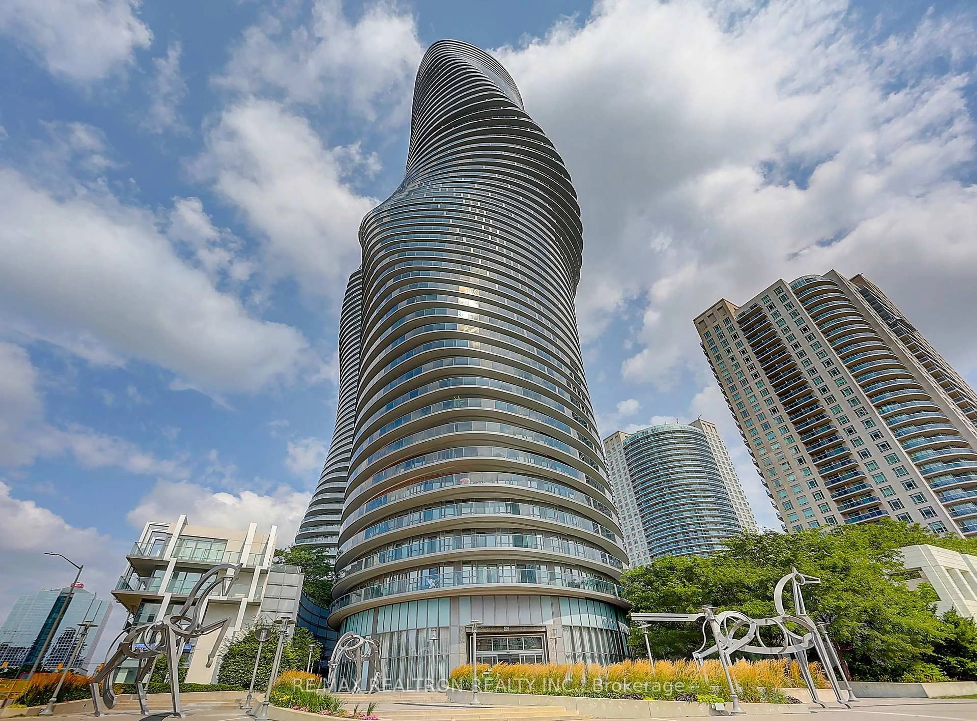 Indoor foyer for 60 Absolute Ave #706, Mississauga Ontario L4Z 0A9