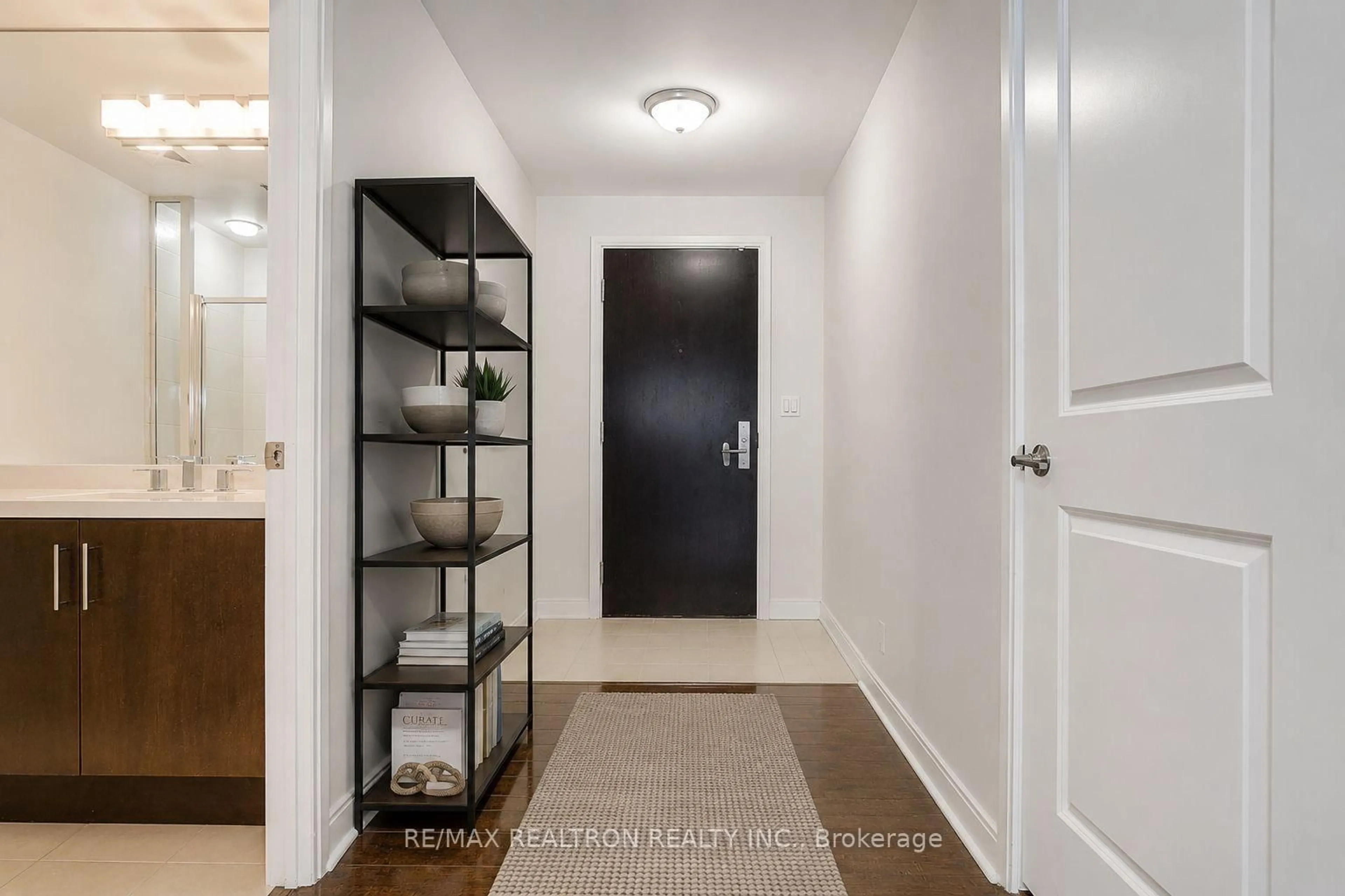 Indoor entryway for 60 Absolute Ave #706, Mississauga Ontario L4Z 0A9