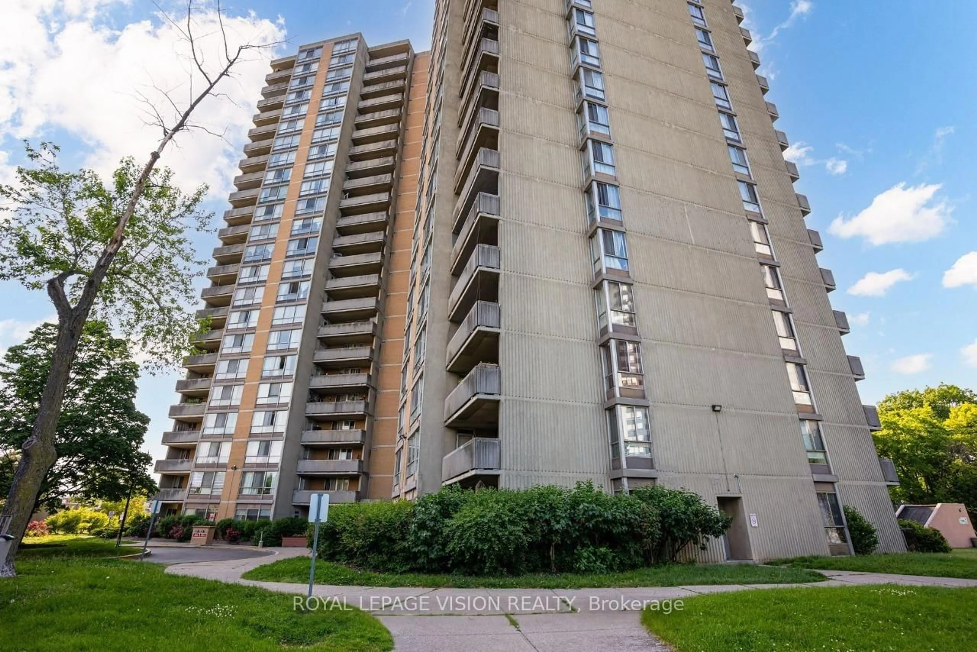Patio, building for 10 Martha Eaton Way #2107, Toronto Ontario M6M 5B3
