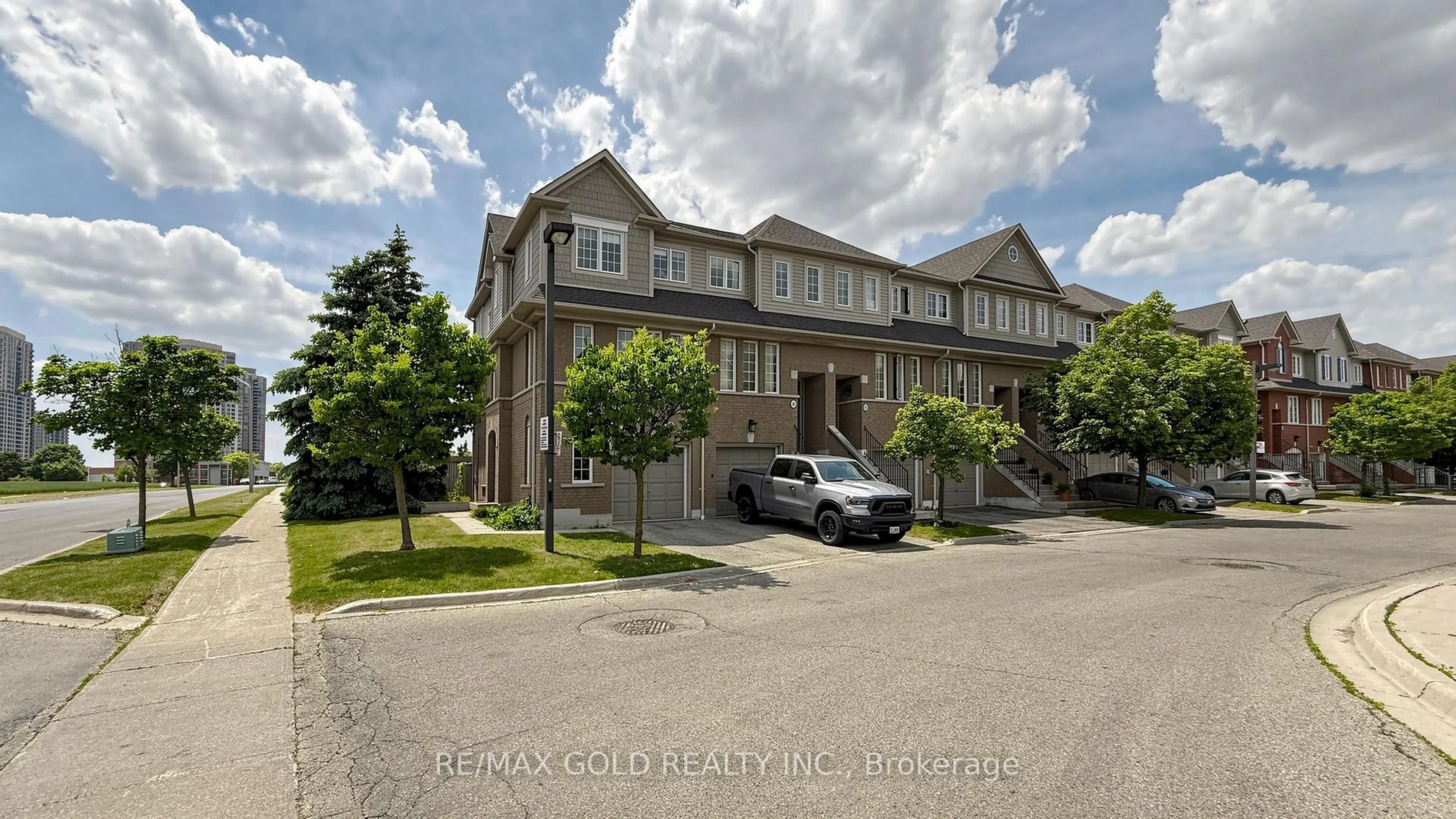 A pic from outside/outdoor area/front of a property/back of a property/a pic from drone, street for 4950 Albina Way #182, Mississauga Ontario L4Z 4J6