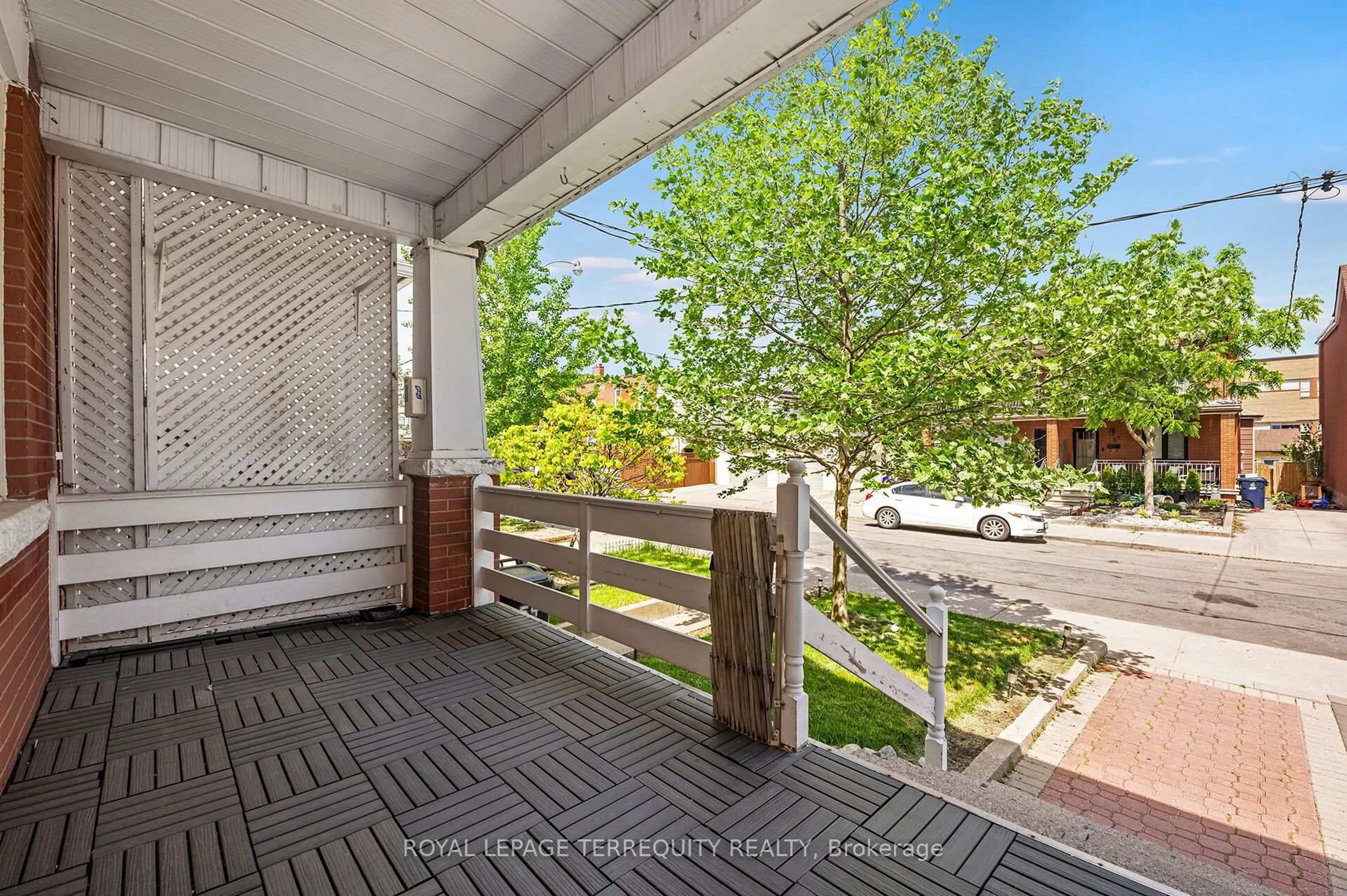 Patio, street for 54 St Clair Gdns, Toronto Ontario M6E 3V4