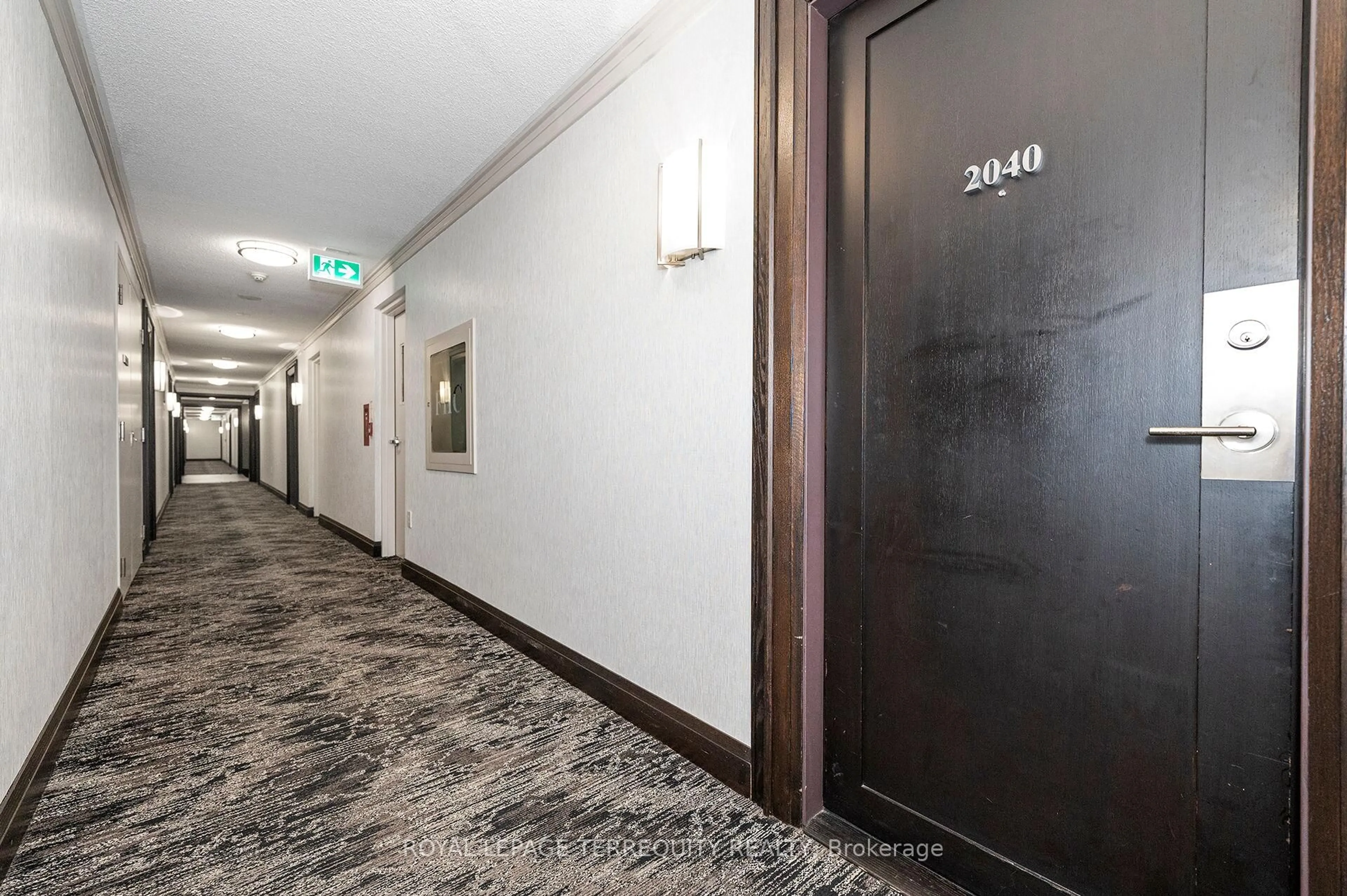 Indoor foyer for 35 Viking Lane #2040, Toronto Ontario M9B 0A2
