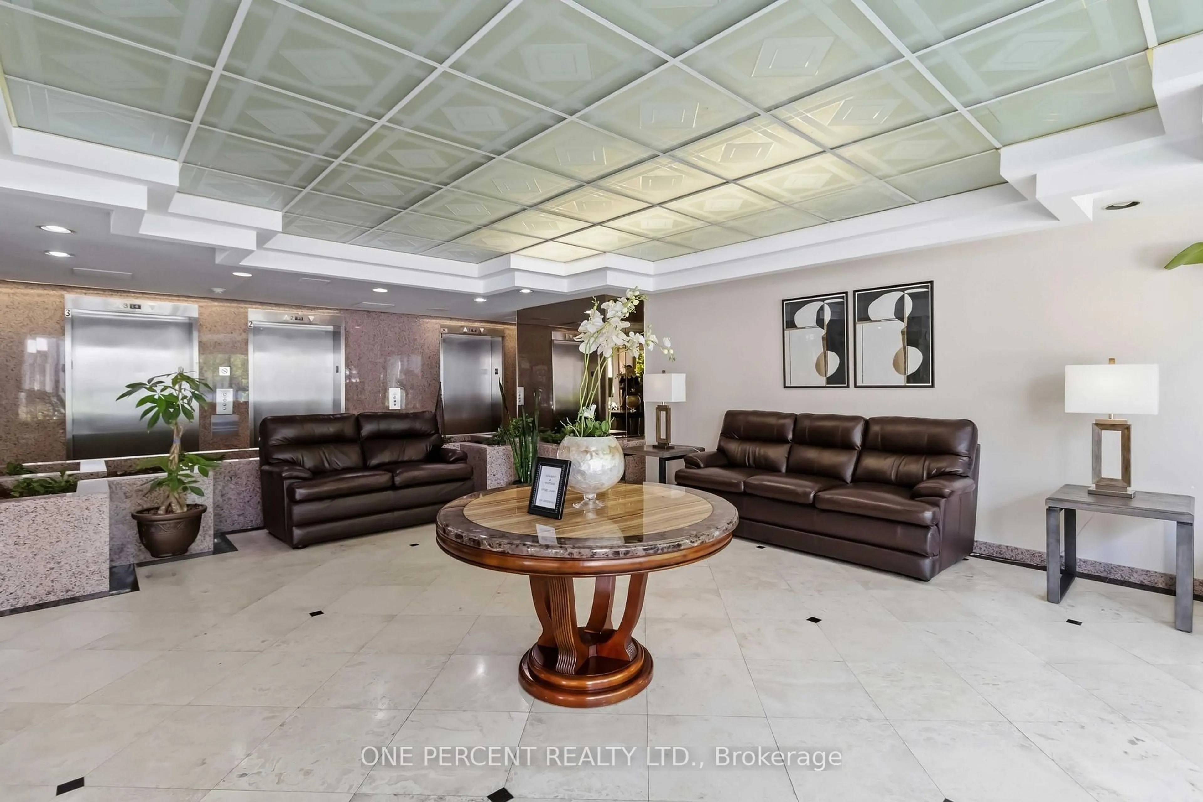 Lobby for 400 Webb Dr #1002, Mississauga Ontario L5B 3Z7