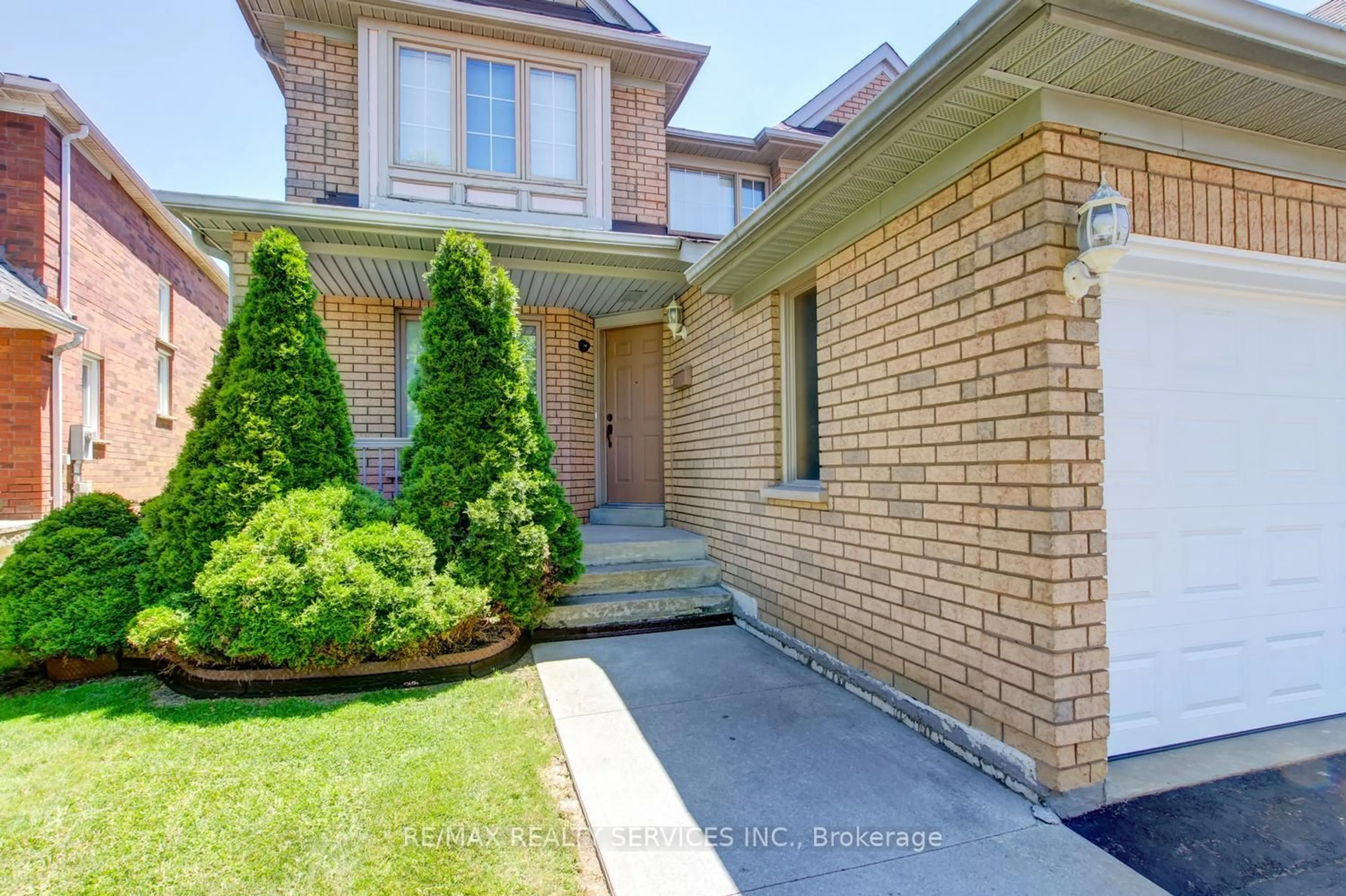 Home with brick exterior material, street for 101 Softneedle Ave, Brampton Ontario L6R 1L4