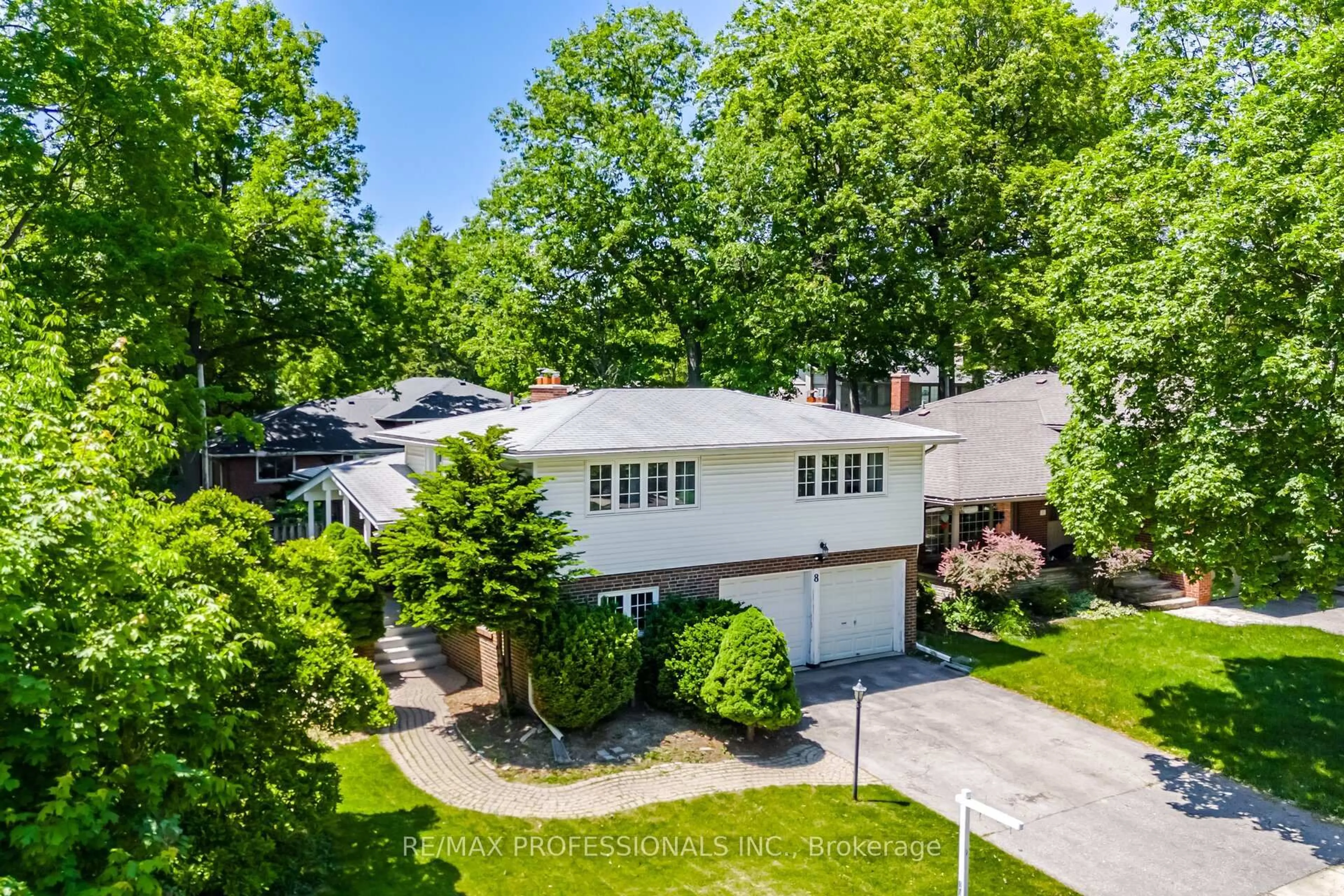 A pic from outside/outdoor area/front of a property/back of a property/a pic from drone, street for 8 Markland Dr, Toronto Ontario M9C 1M7