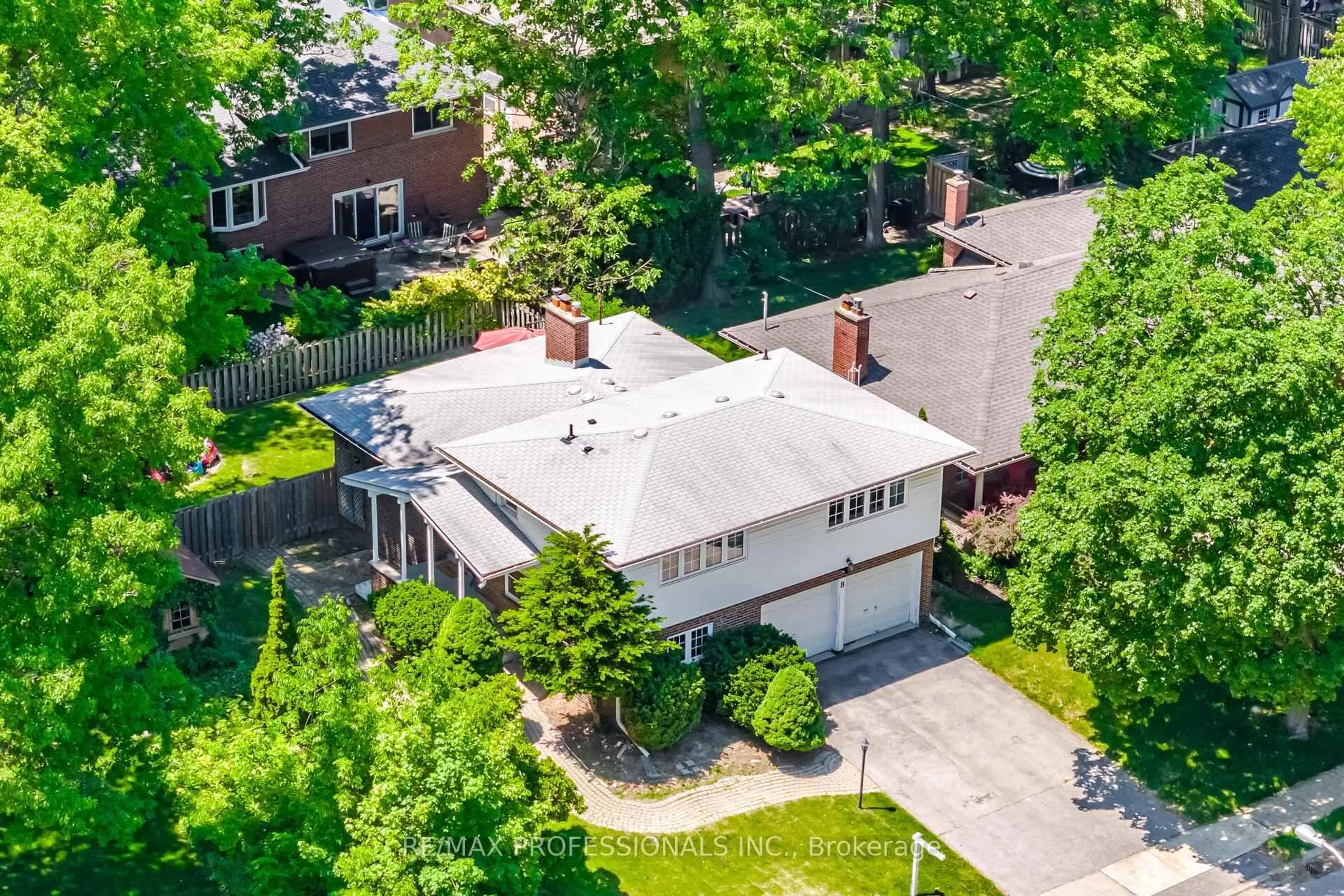 A pic from outside/outdoor area/front of a property/back of a property/a pic from drone, street for 8 Markland Dr, Toronto Ontario M9C 1M7