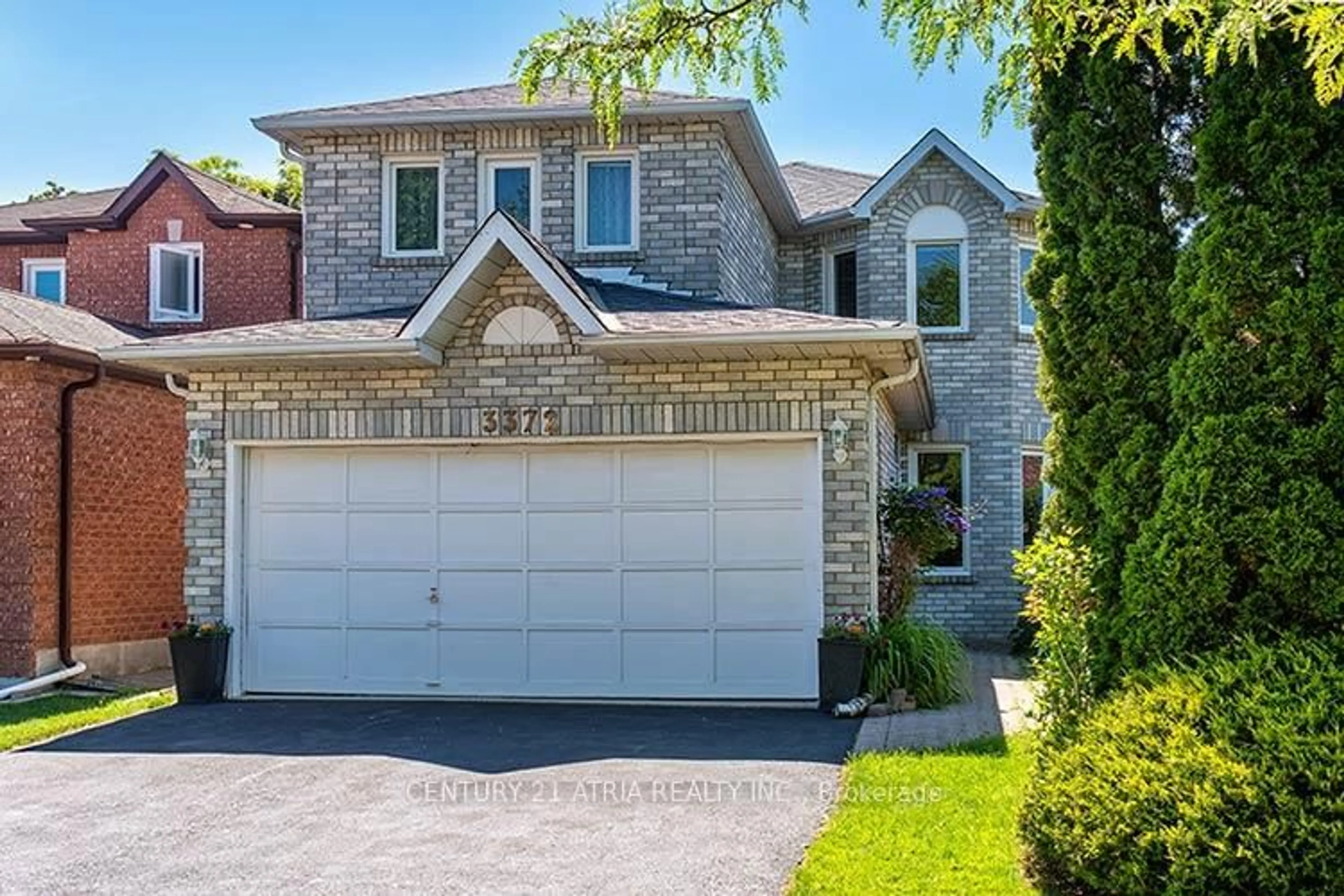 Home with brick exterior material, street for 3372 Bobwhite Mews, Mississauga Ontario L5N 6E7