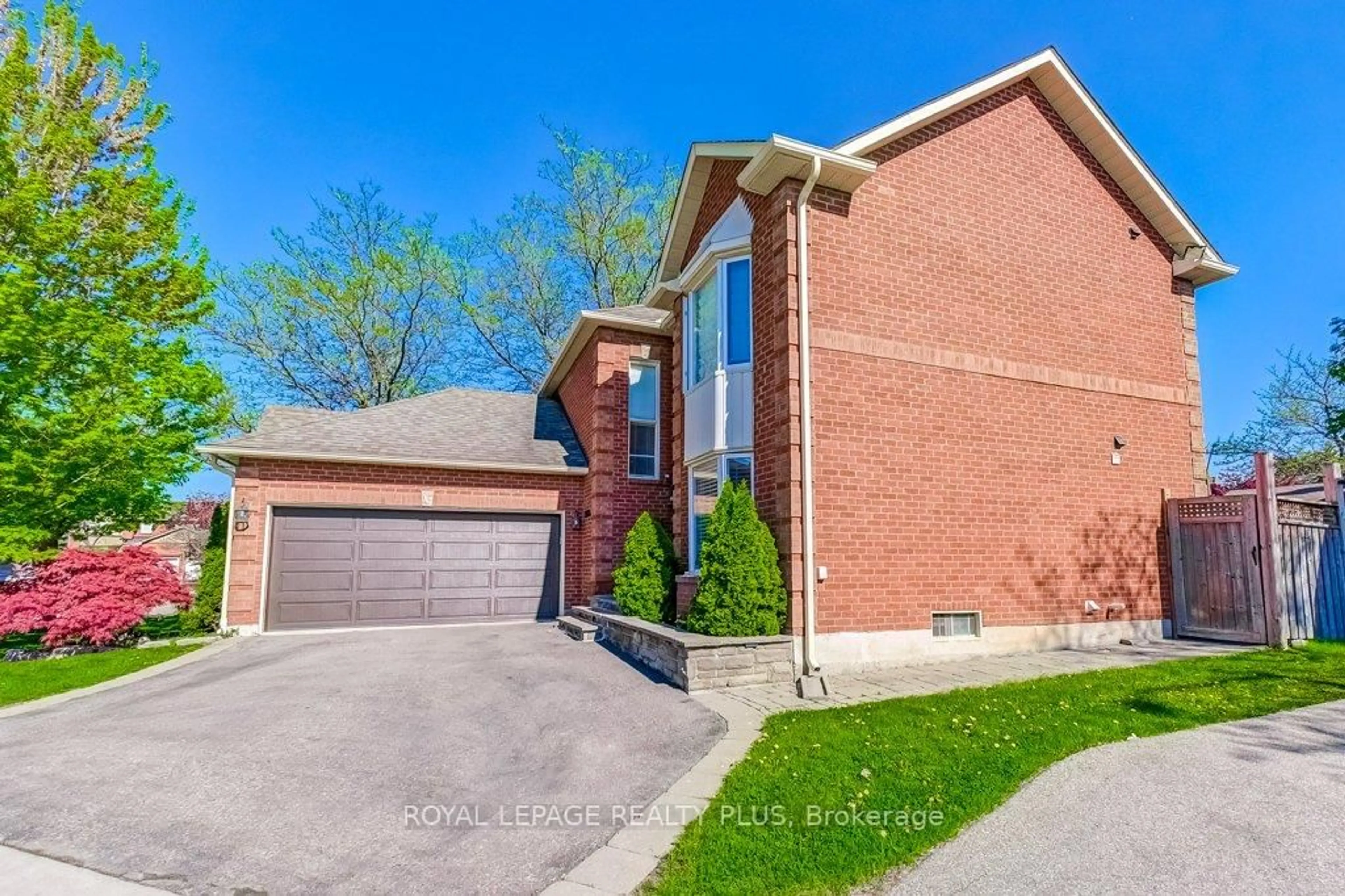 Home with brick exterior material, street for 6622 Snow Goose Lane, Mississauga Ontario L5N 5H5