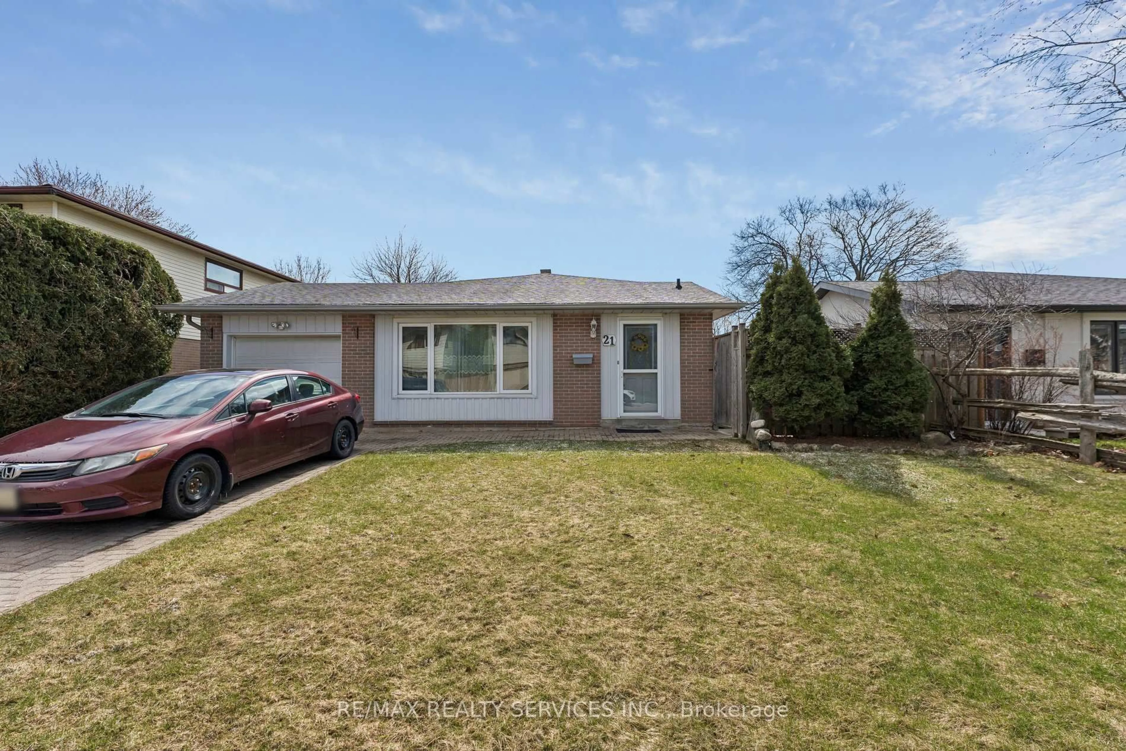 Unknown for 21 Willis Dr, Brampton Ontario L6W 1A8