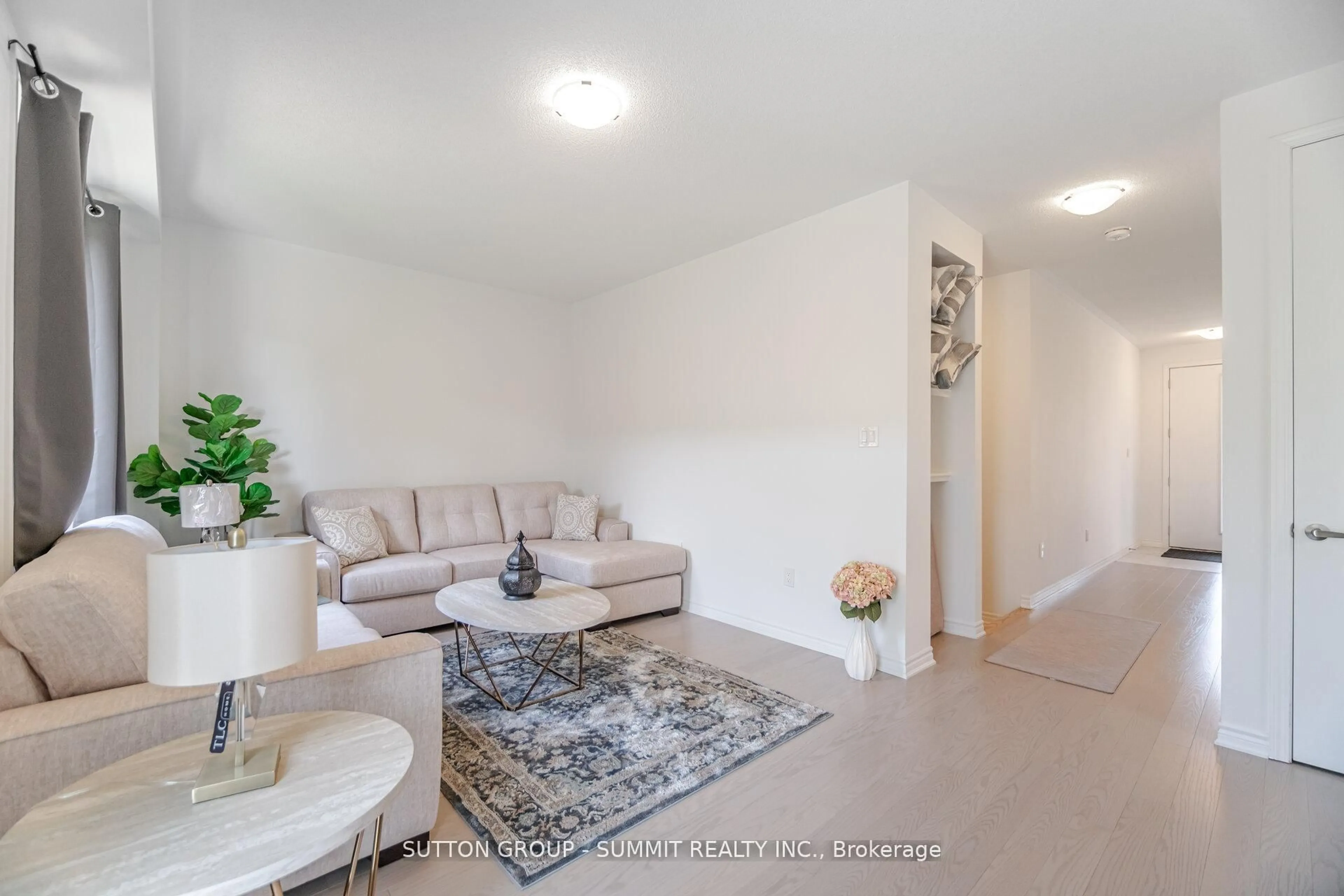 Living room with furniture, unknown for 5206 Viola Desmond Dr, Mississauga Ontario L5M 2S7