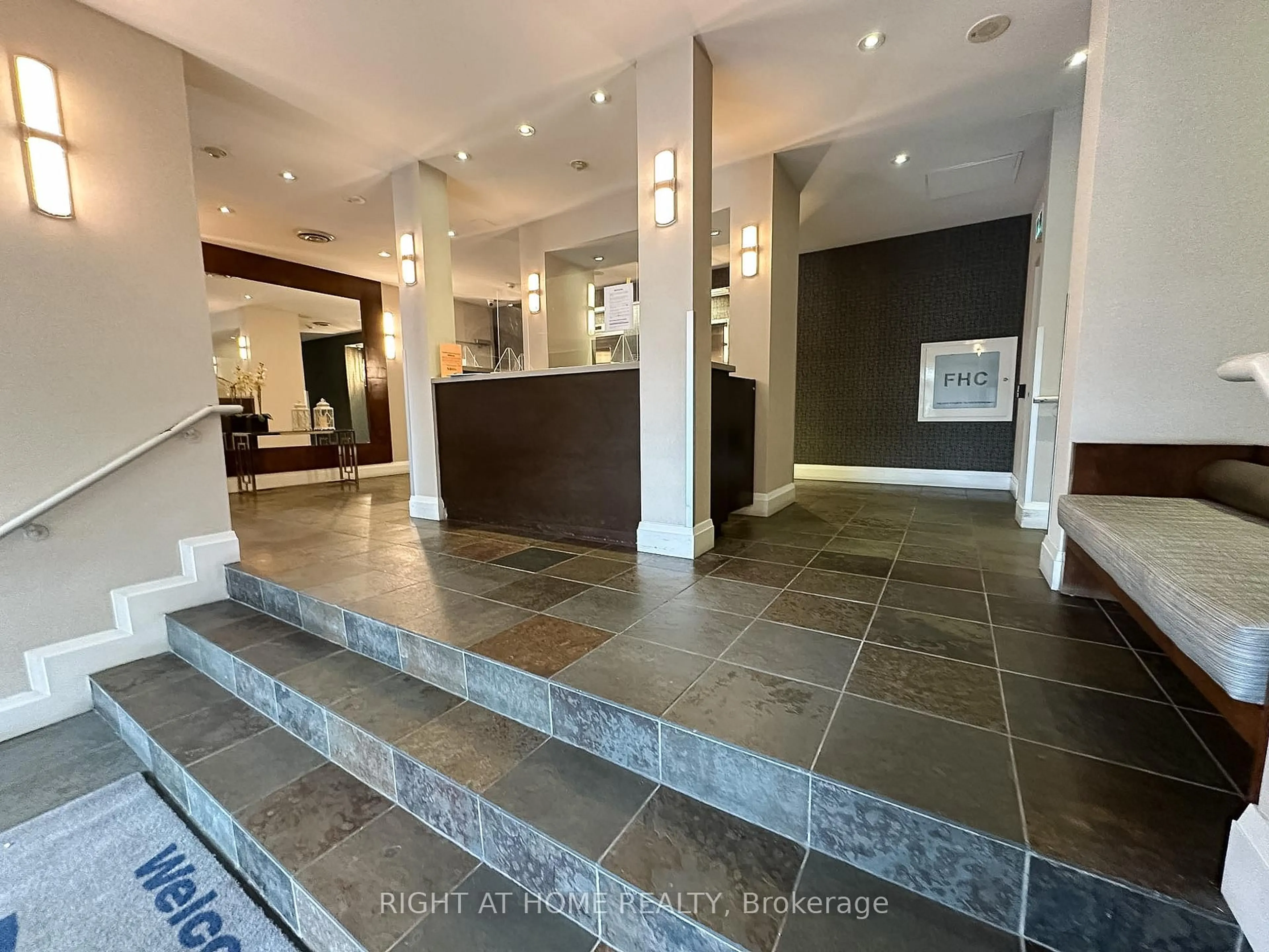Lobby for 2088 Lawrence Ave #702, Toronto Ontario M9N 3Z9