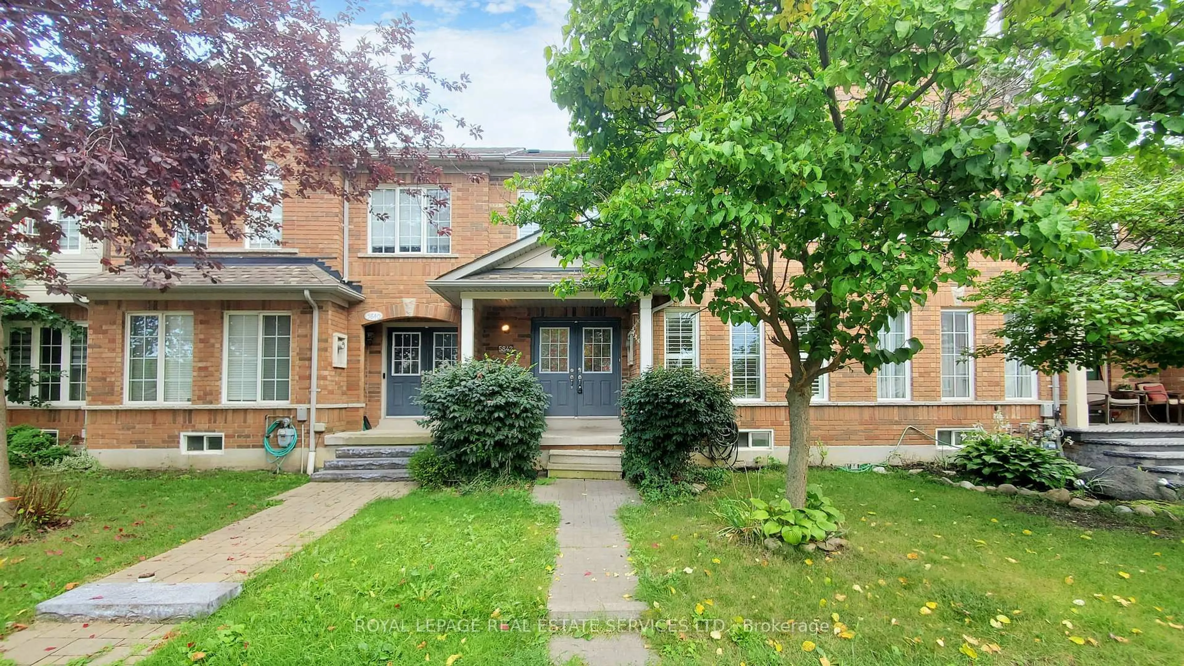 Home with brick exterior material, street for 5842 Tenth Line, Mississauga Ontario L5M 6S5