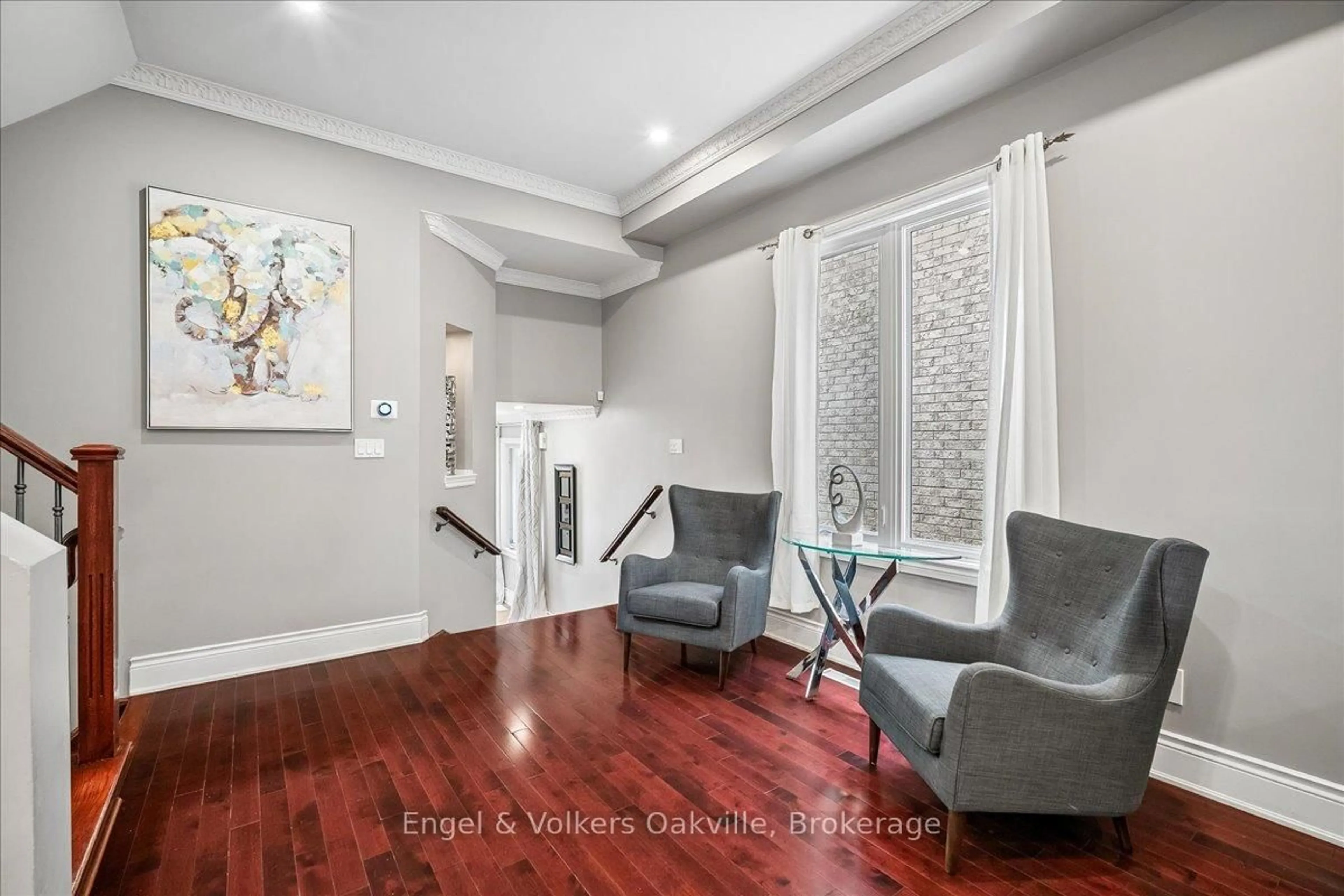 Living room with furniture, unknown for 5113 Celebration Dr, Mississauga Ontario L5M 8B3