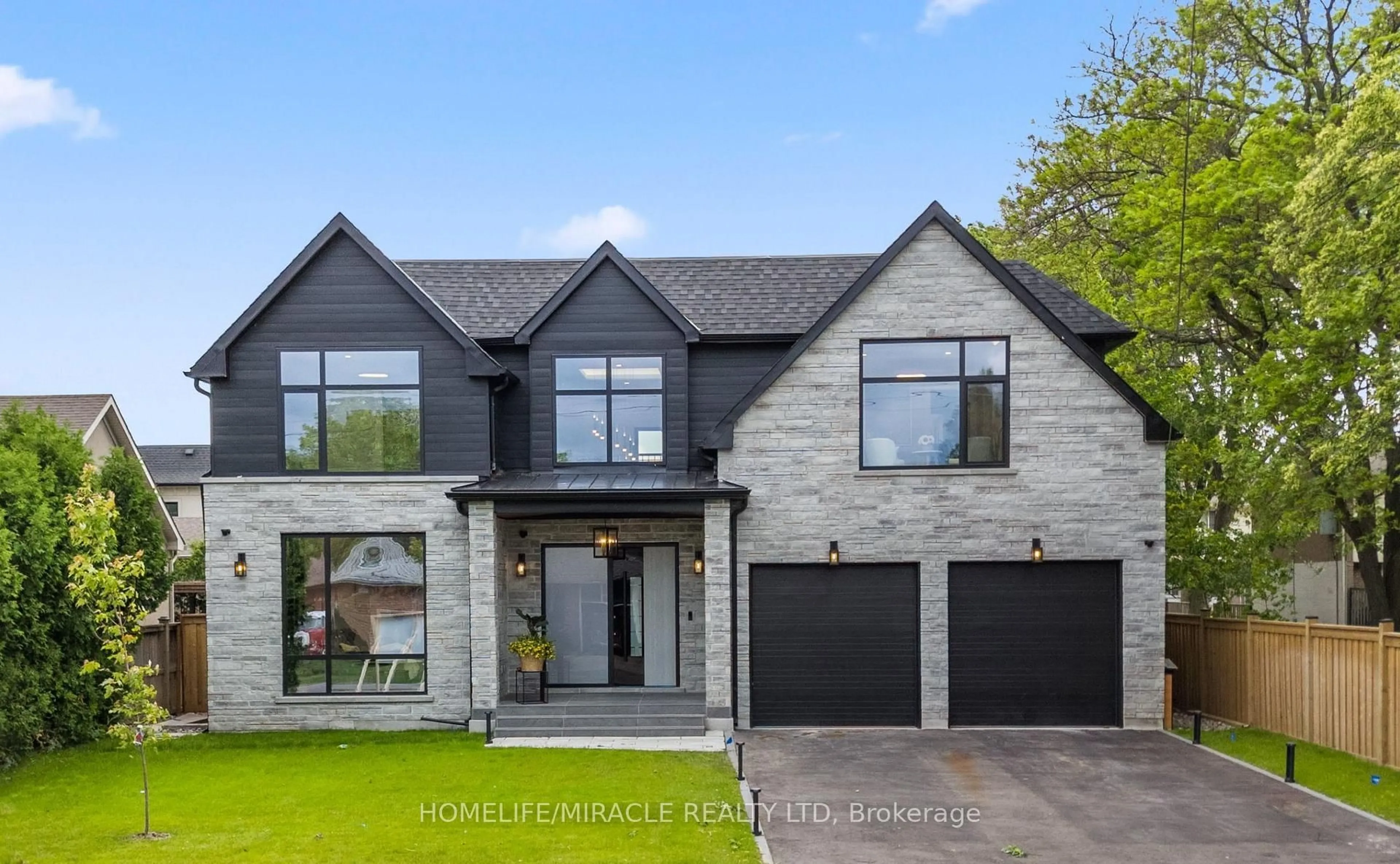 Home with brick exterior material, street for 282 Maurice Dr, Oakville Ontario L6K 2X3