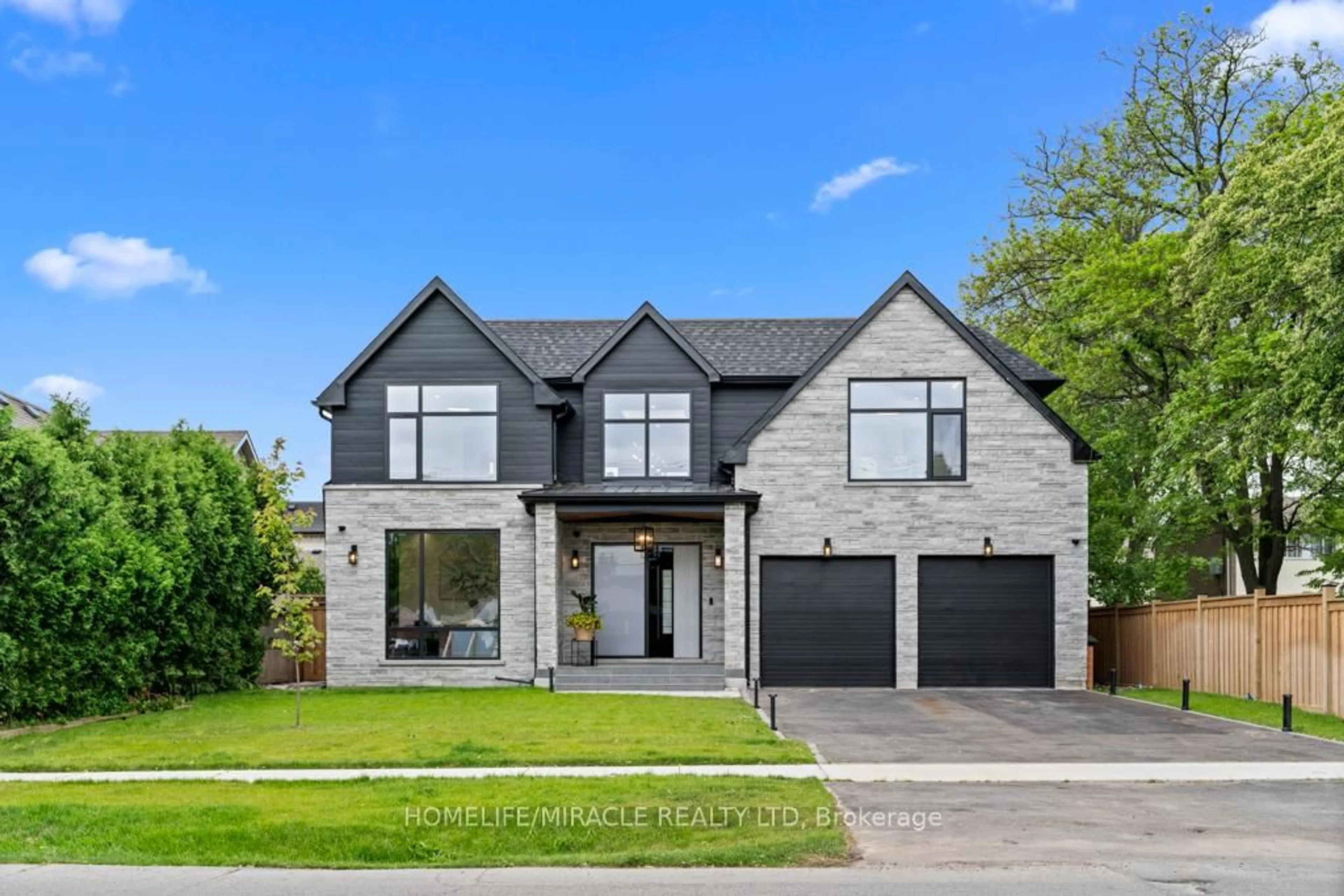 Home with brick exterior material, street for 282 Maurice Dr, Oakville Ontario L6K 2X3