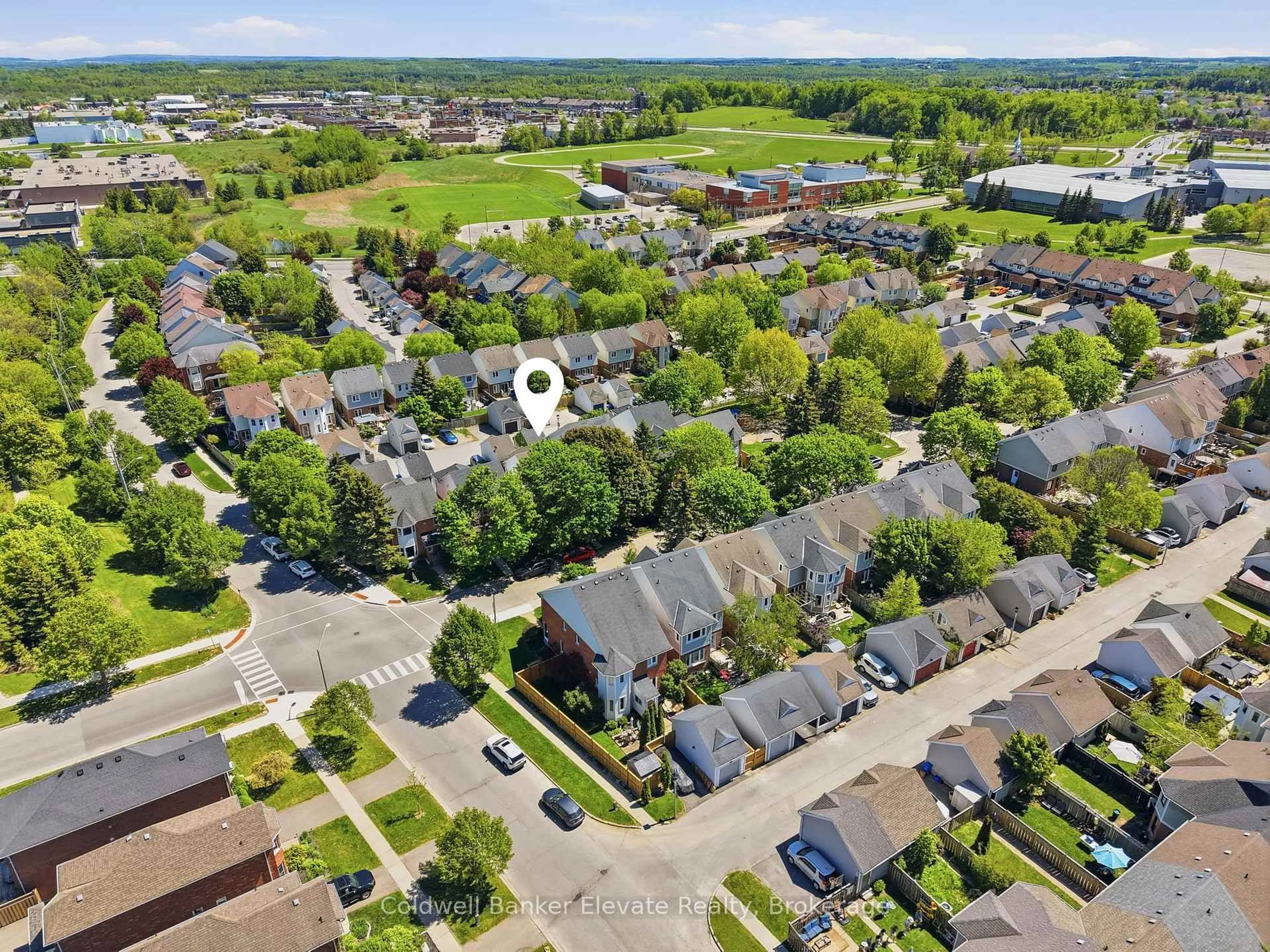 A pic from outside/outdoor area/front of a property/back of a property/a pic from drone, street for 334 Cottonwood St, Orangeville Ontario L9W 4X7