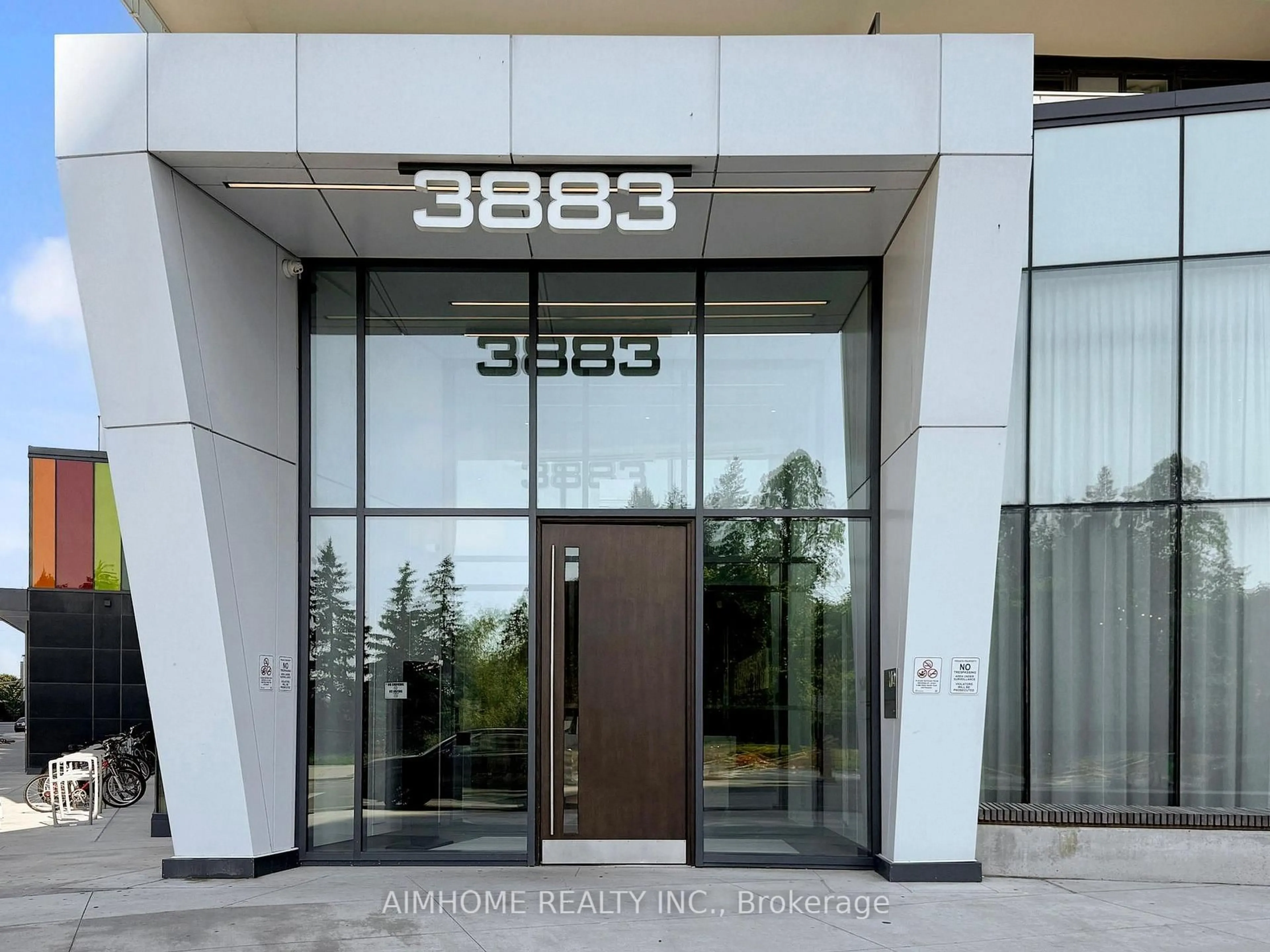 Indoor foyer for 3883 Quartz Rd #5604, Mississauga Ontario L5B 0M4