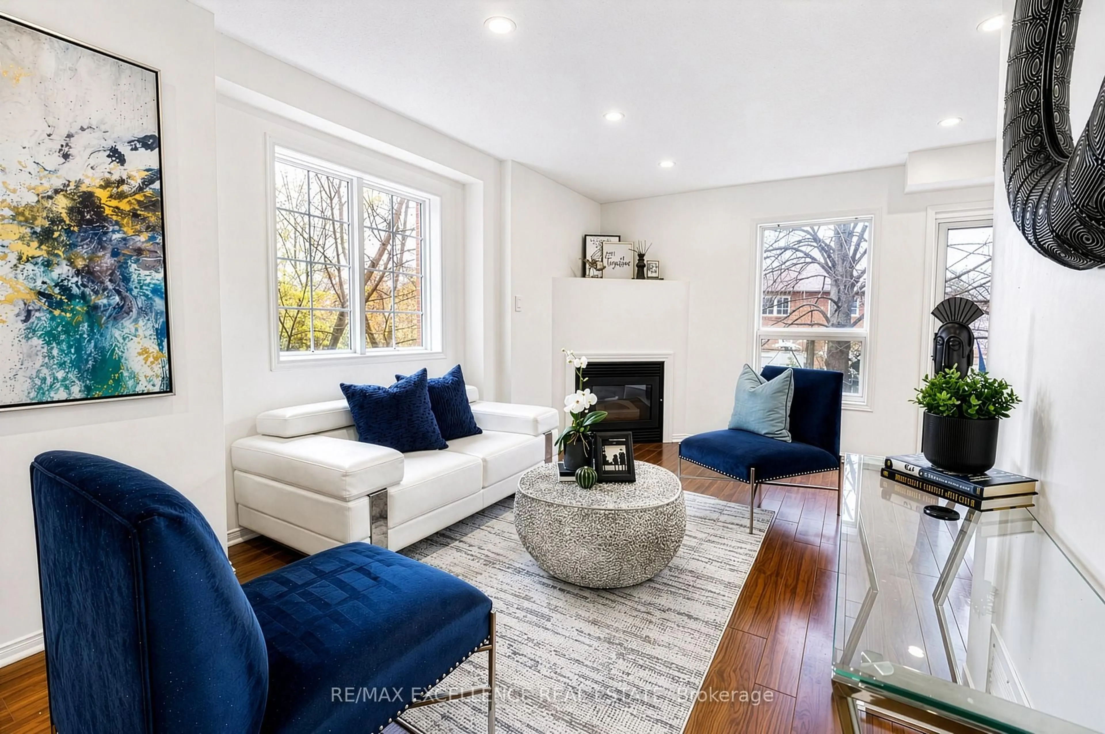 Living room with furniture, unknown for 4920 Rathkeale Rd #1, Mississauga Ontario L5V 2E9