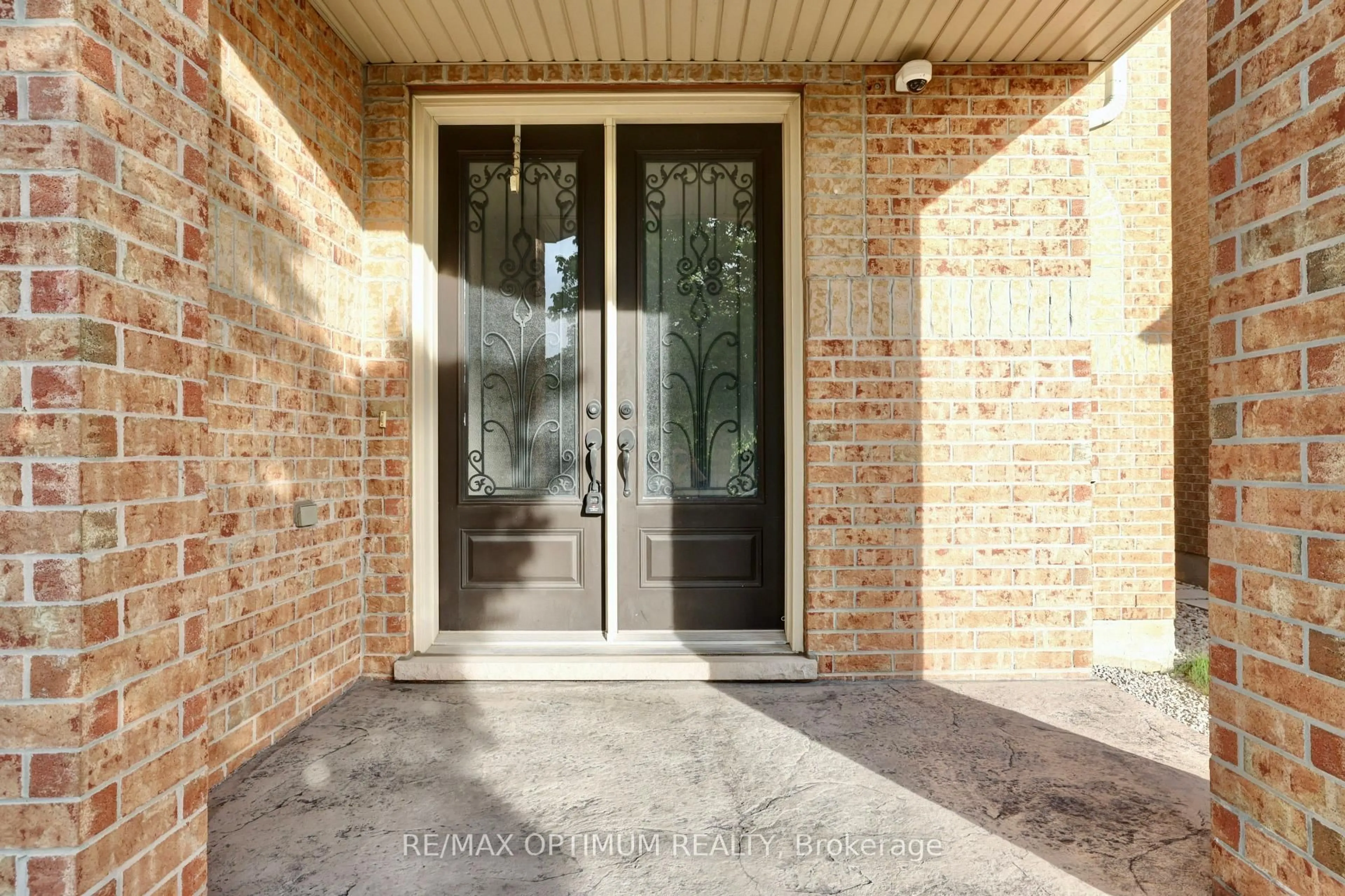 Indoor entryway for 29 Legendary Circ, Brampton Ontario L6Y 0R9