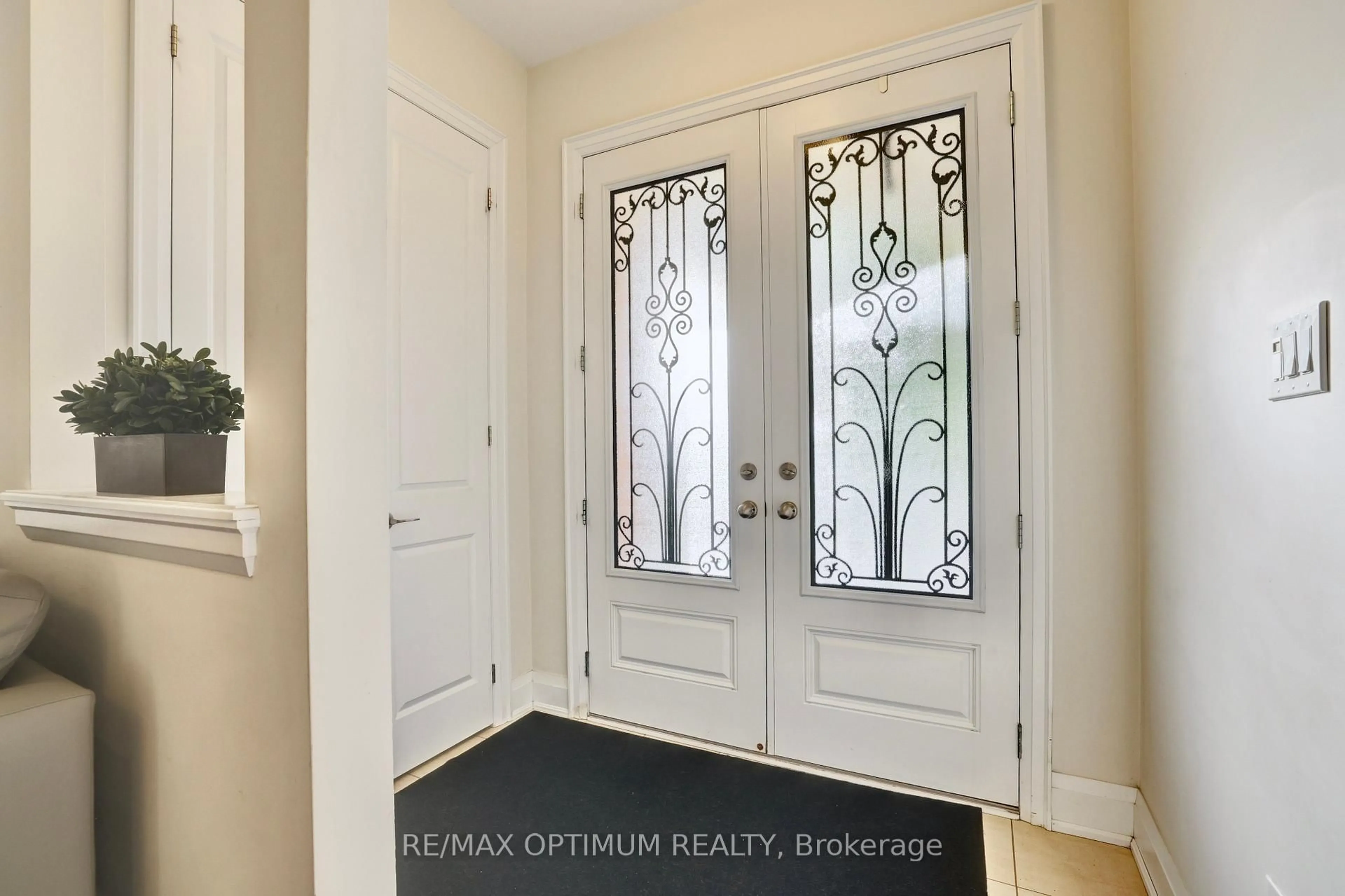 Indoor entryway for 29 Legendary Circ, Brampton Ontario L6Y 0R9