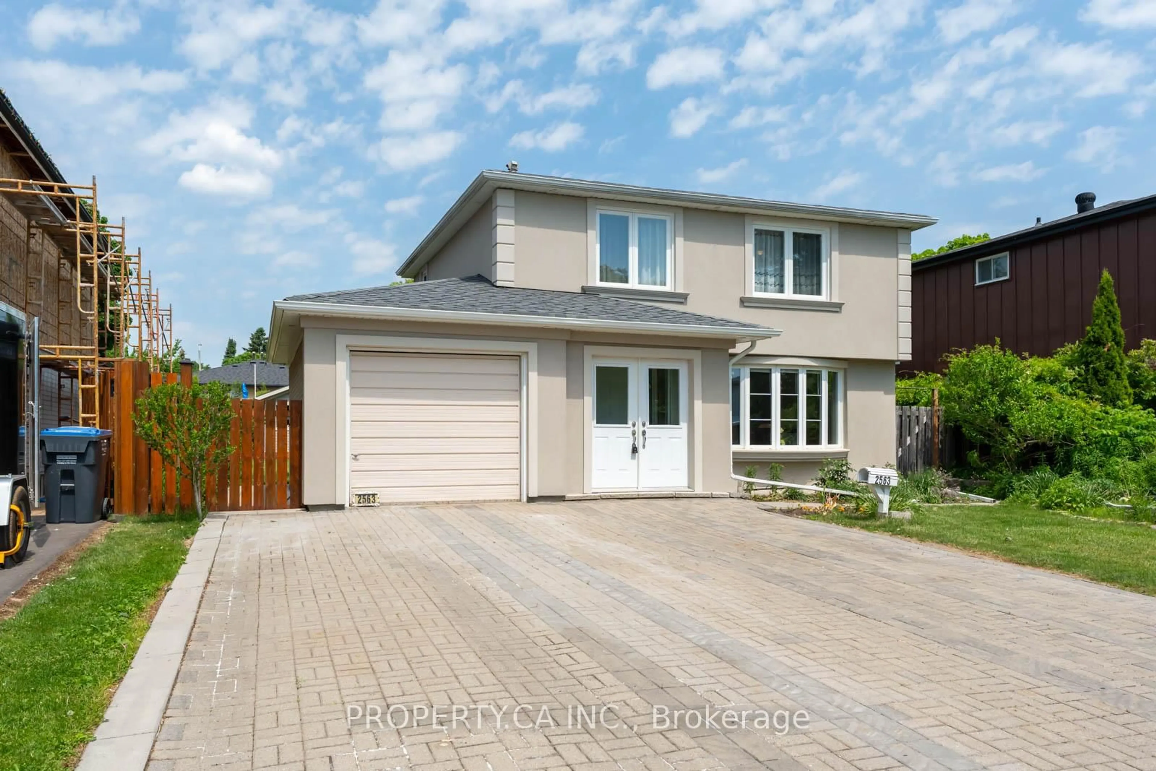 Unknown for 2563 Bromsgrove Rd, Mississauga Ontario L5J 1M1