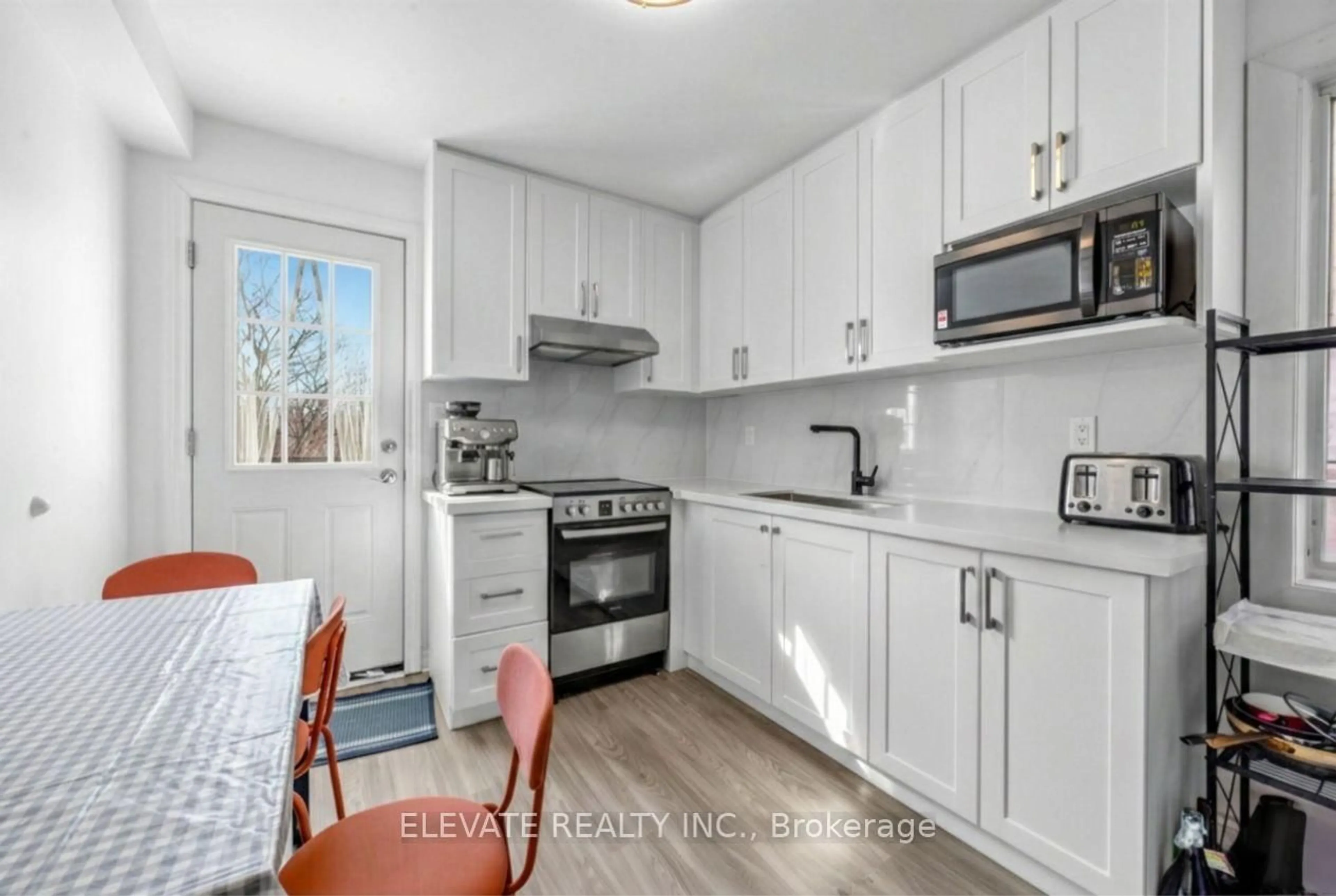 Standard kitchen, unknown for 1262 Lansdowne Ave, Toronto Ontario M6H 3Z8