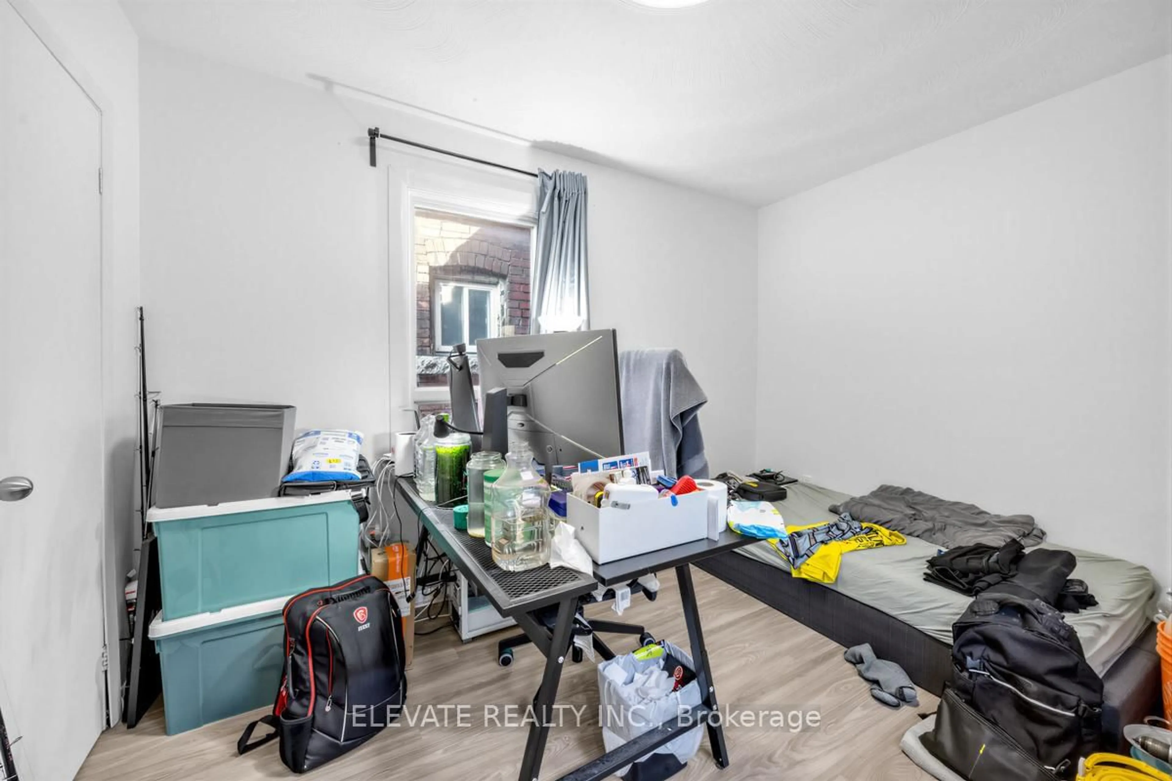 A pic of a room for 1262 Lansdowne Ave, Toronto Ontario M6H 3Z8