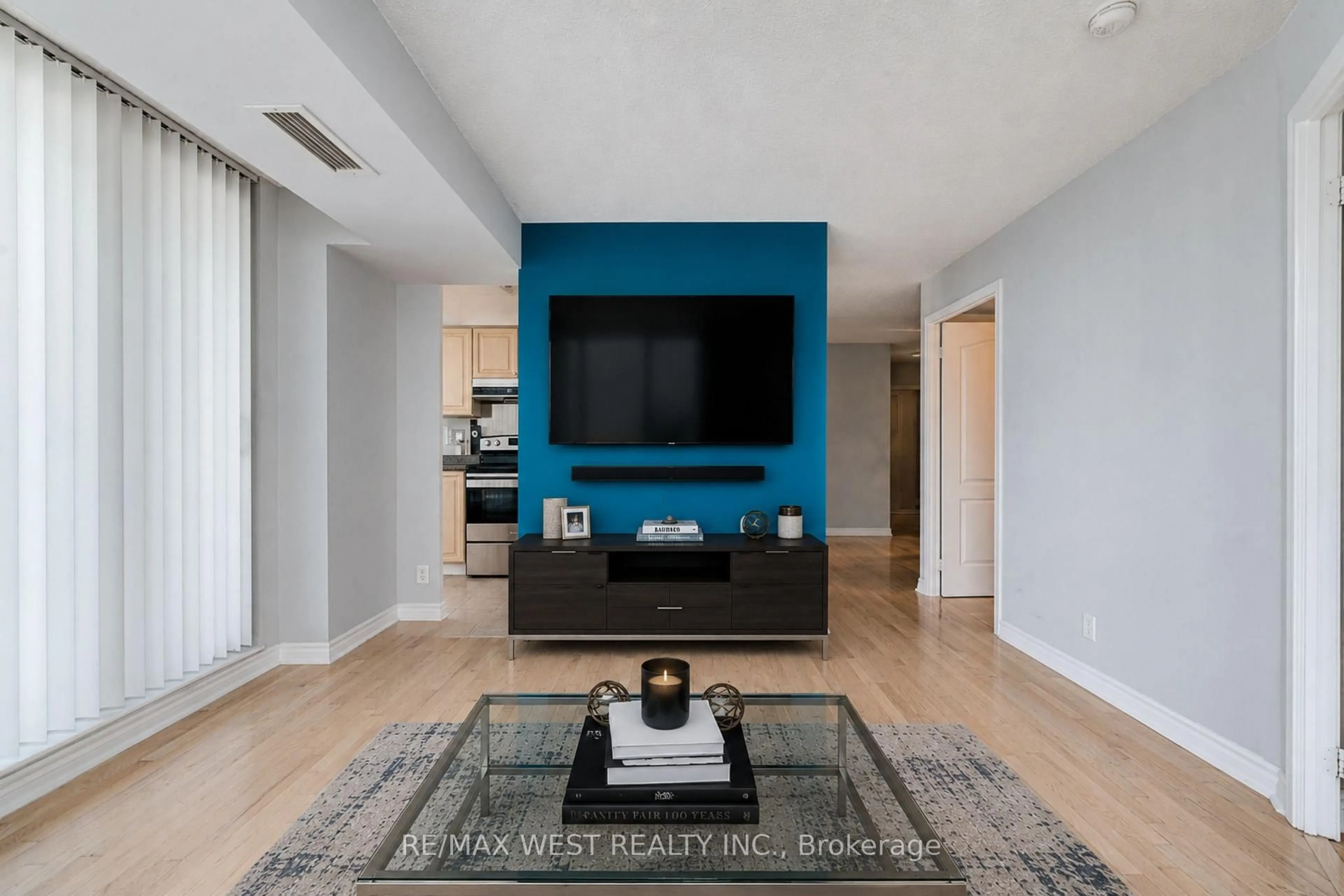 Unknown for 1 Elm Dr #1611, Mississauga Ontario L5B 4M1