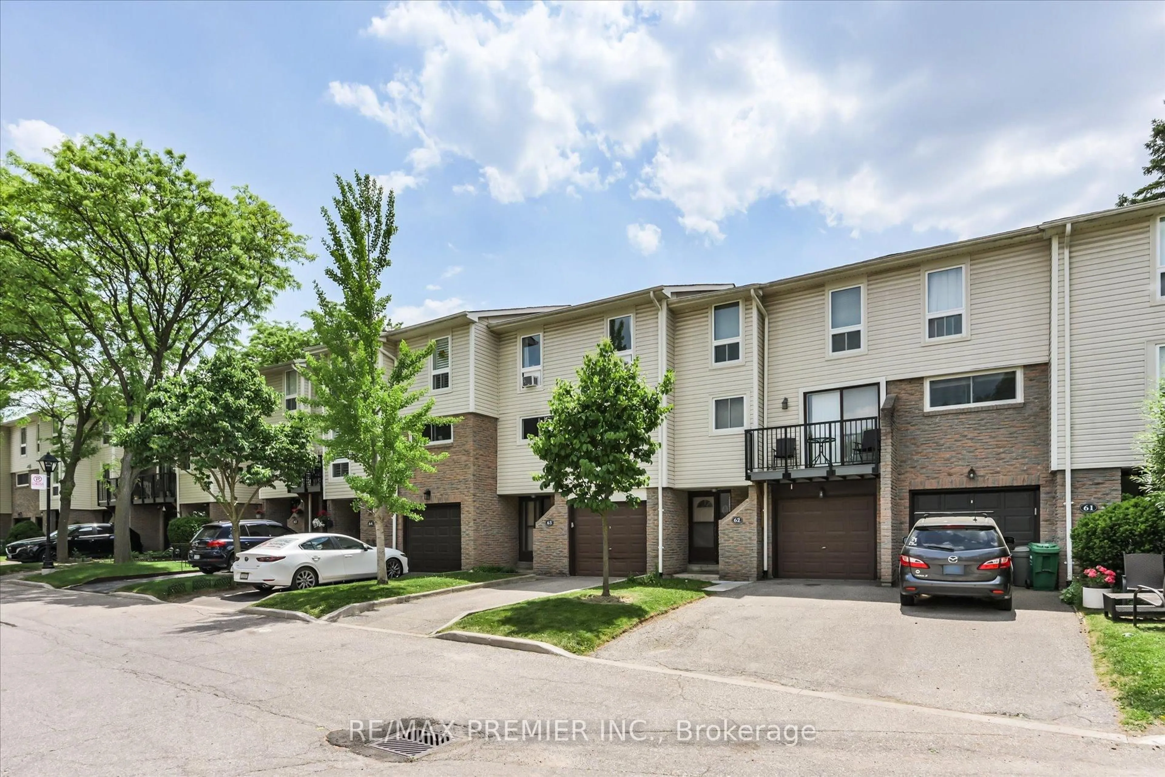 A pic from outside/outdoor area/front of a property/back of a property/a pic from drone, street for 7251 Copenhagen Rd #63, Mississauga Ontario L5N 2H6