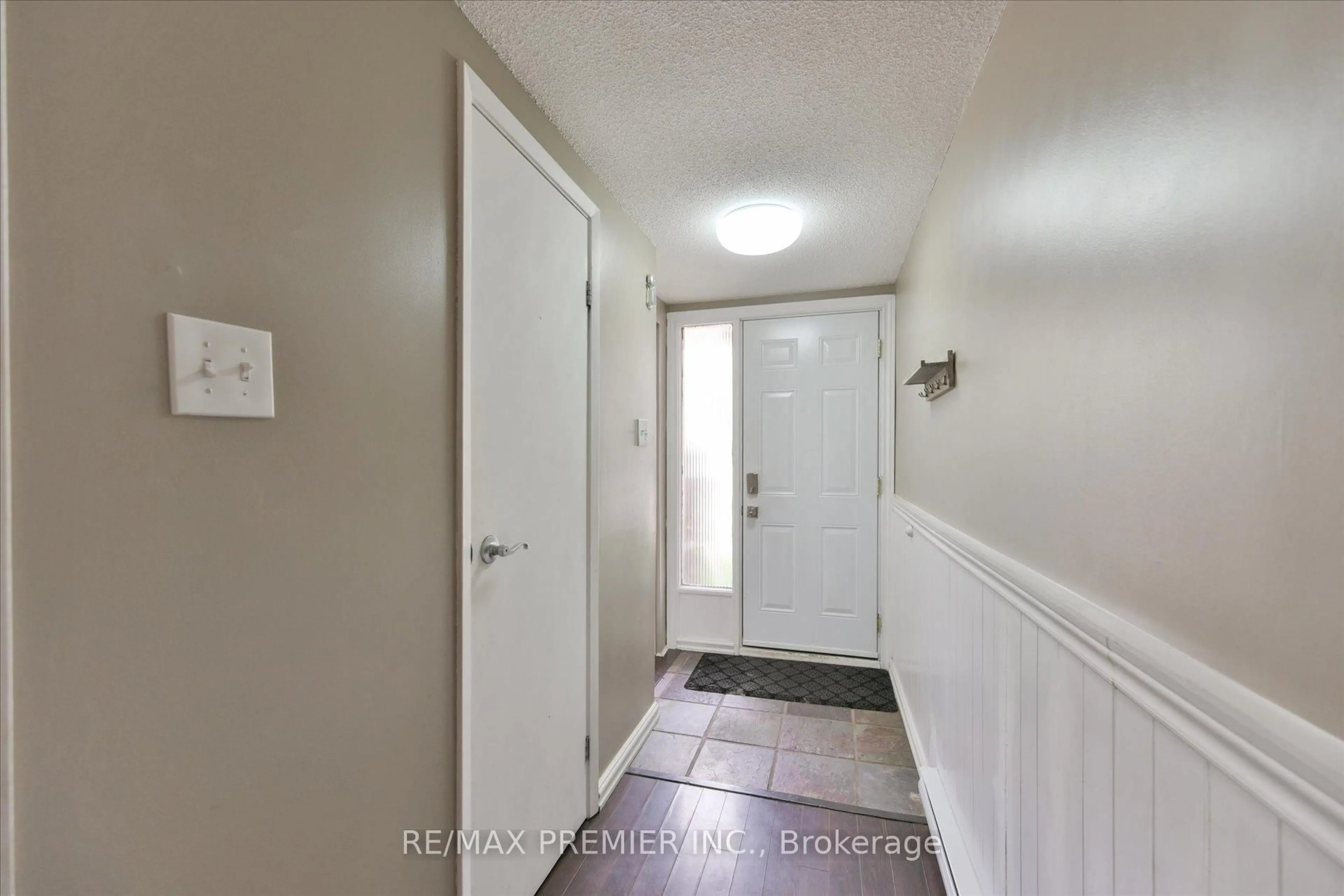 Indoor entryway for 7251 Copenhagen Rd #63, Mississauga Ontario L5N 2H6