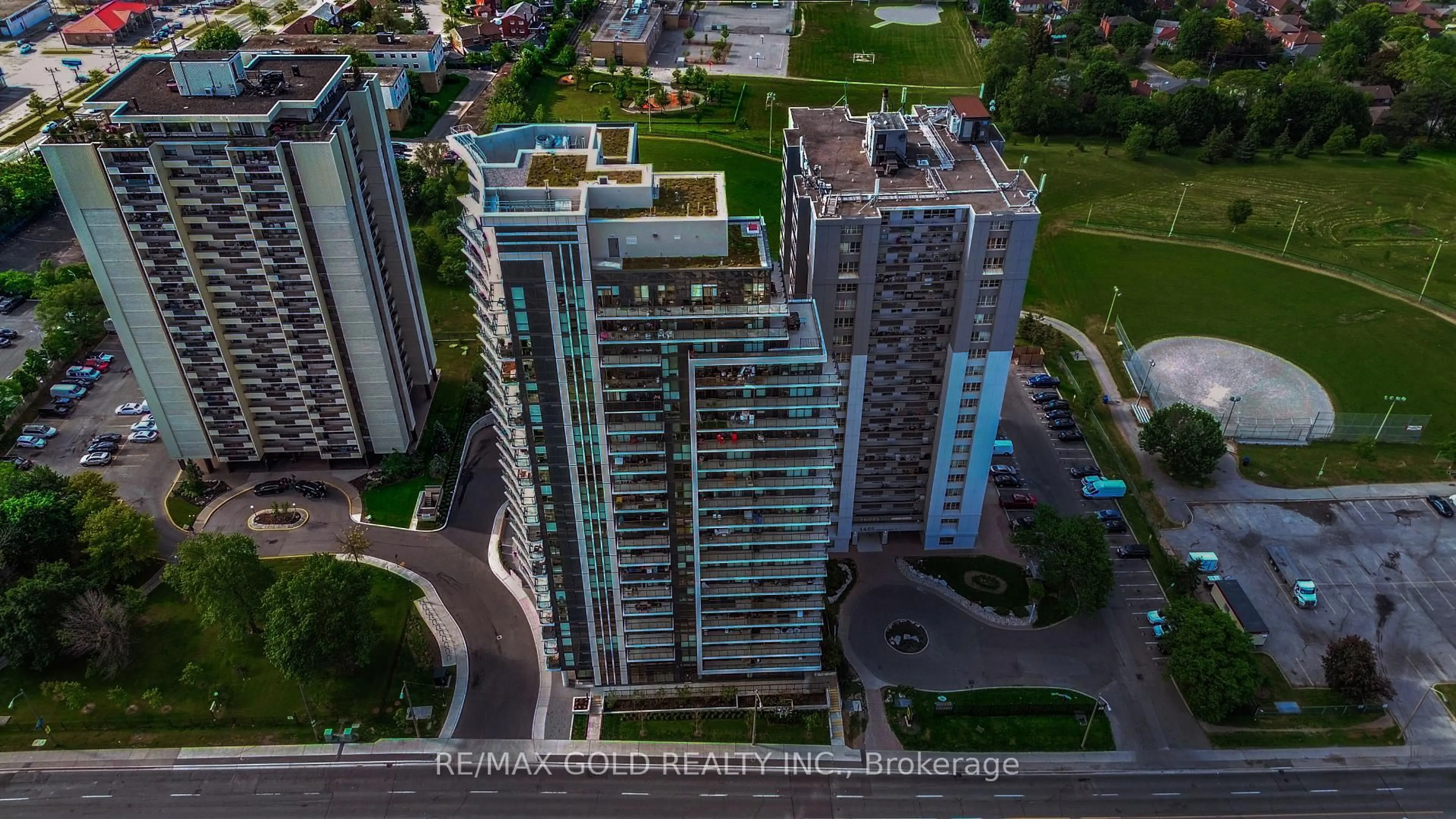 A pic from outside/outdoor area/front of a property/back of a property/a pic from drone, city buildings view from balcony for 1461 Lawrence Ave #1305, Toronto Ontario M6L 0A6