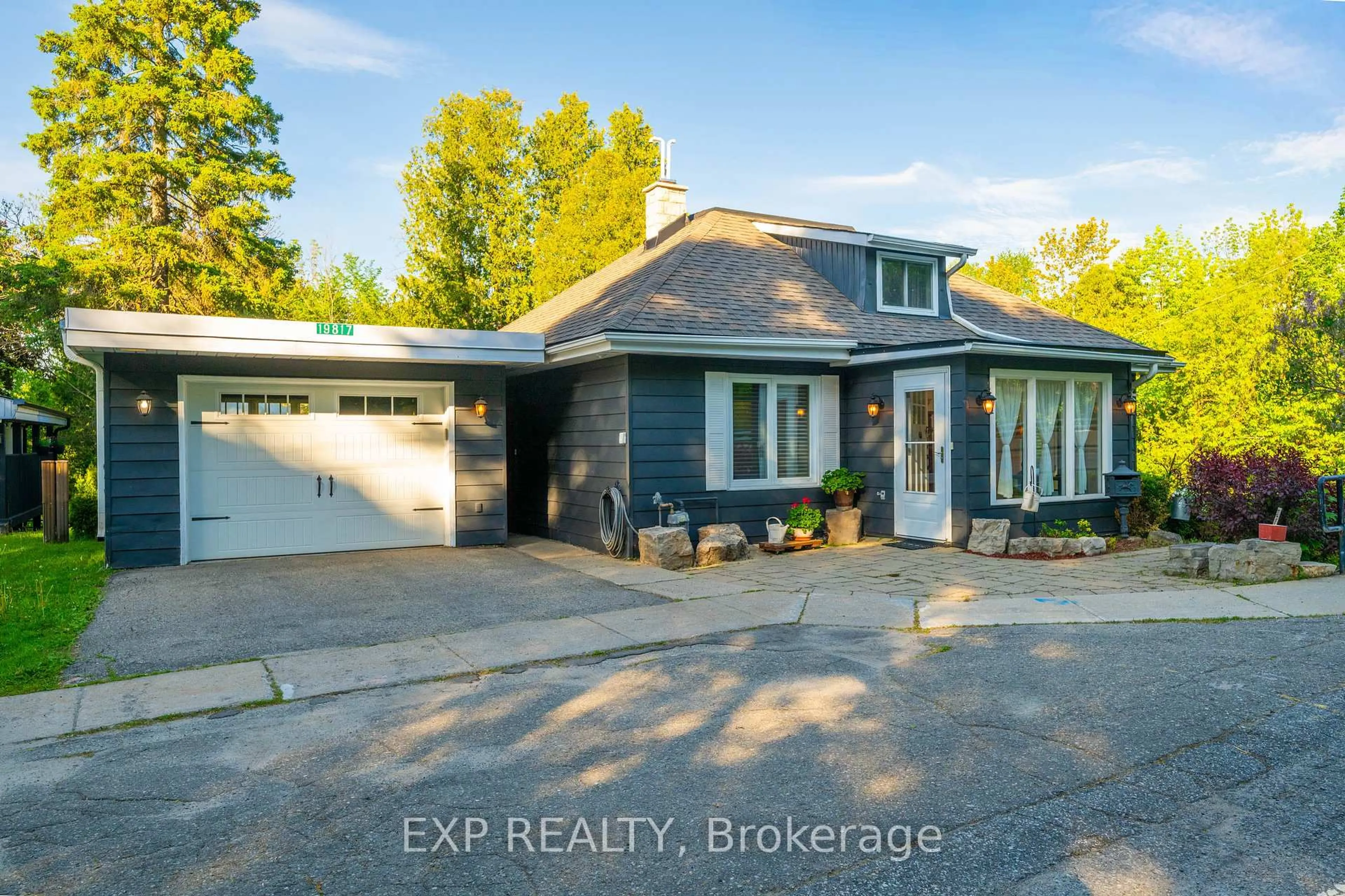 A pic from outside/outdoor area/front of a property/back of a property/a pic from drone, street for 19817 Main St, Caledon Ontario L7K 0C2