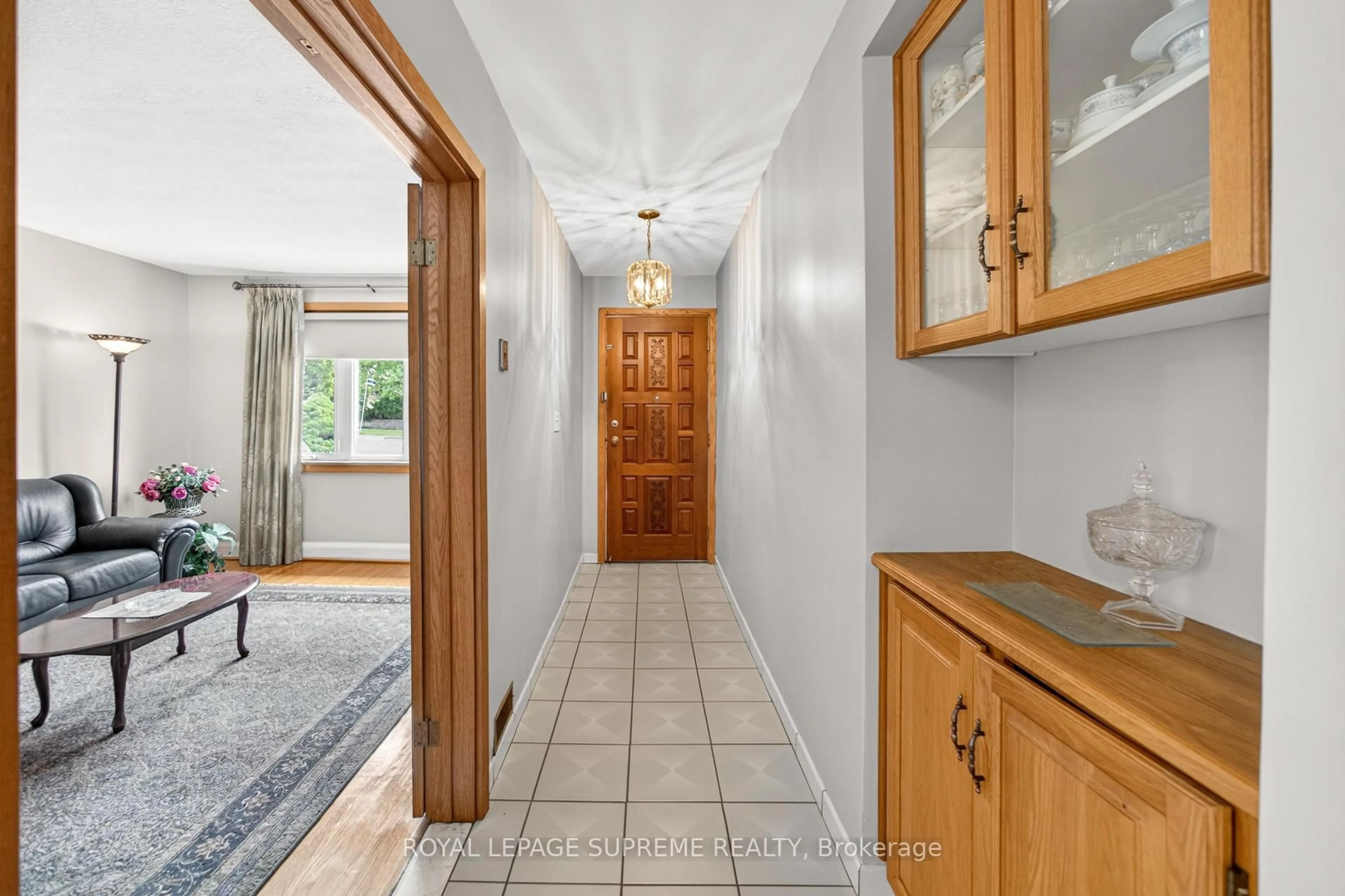 Indoor entryway for 376 Rustic Rd, Toronto Ontario M6L 1W7