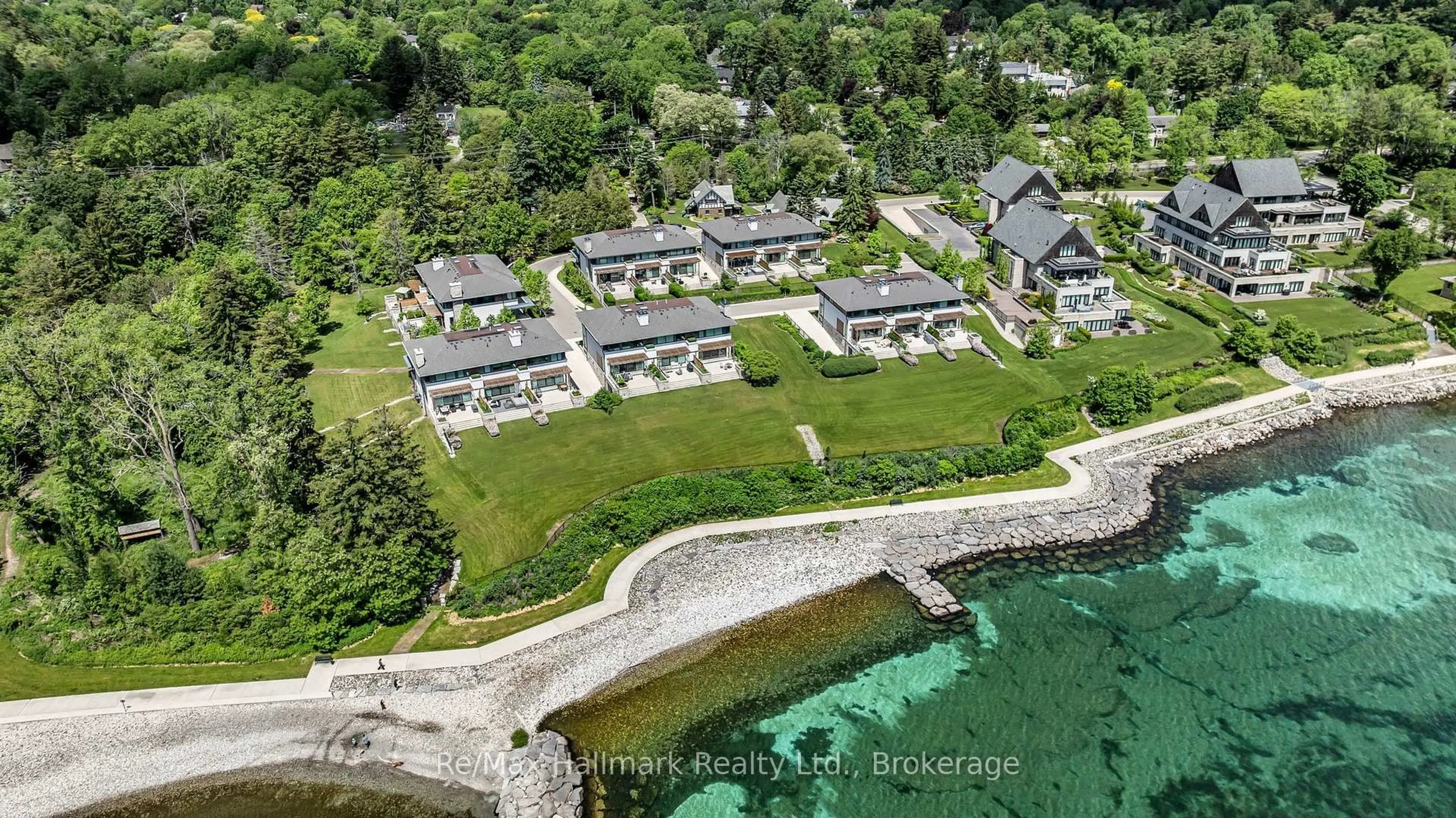A pic from outside/outdoor area/front of a property/back of a property/a pic from drone, water/lake/river/ocean view for 10 MAPLE GROVE Dr #14, Oakville Ontario L6J 0E1