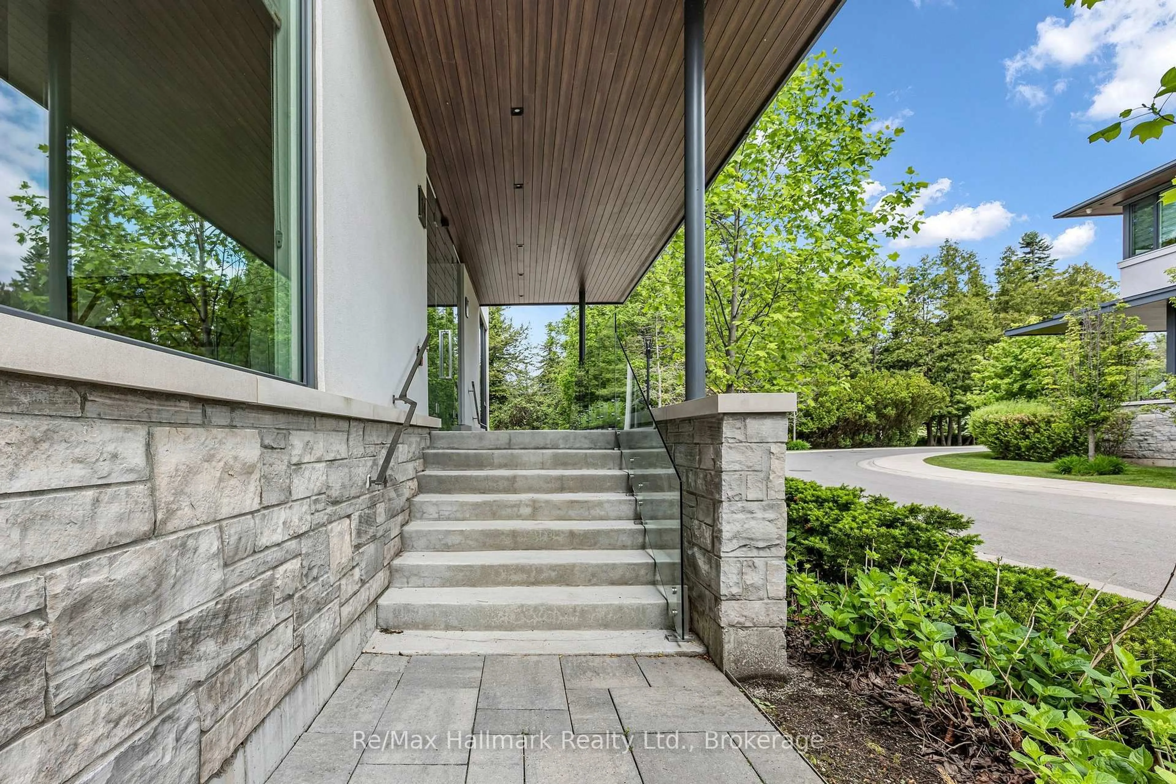 Unknown for 10 MAPLE GROVE Dr #14, Oakville Ontario L6J 0E1