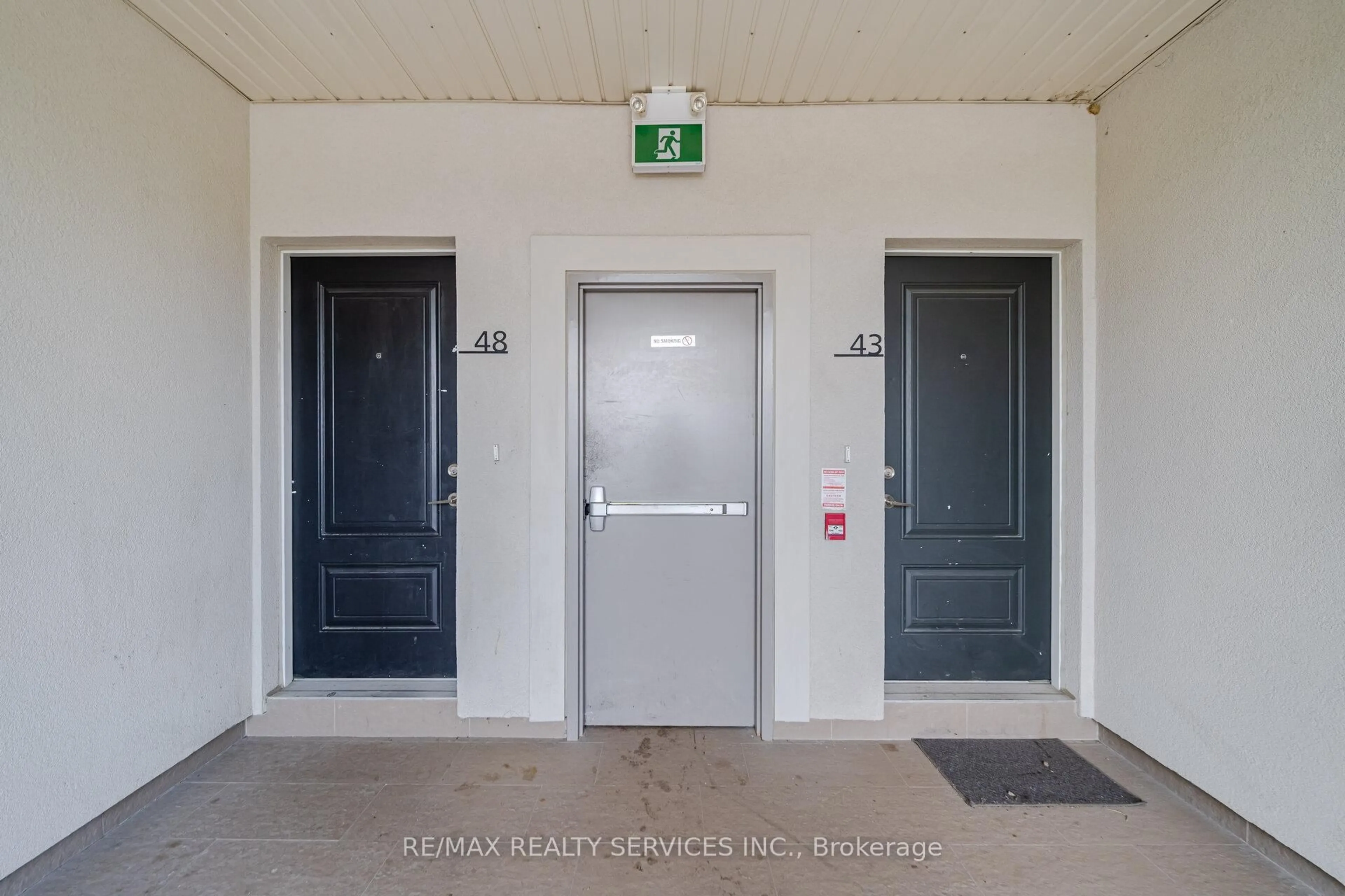 Indoor foyer for 65 Armdale Rd #48, Mississauga Ontario L4Z 0C7