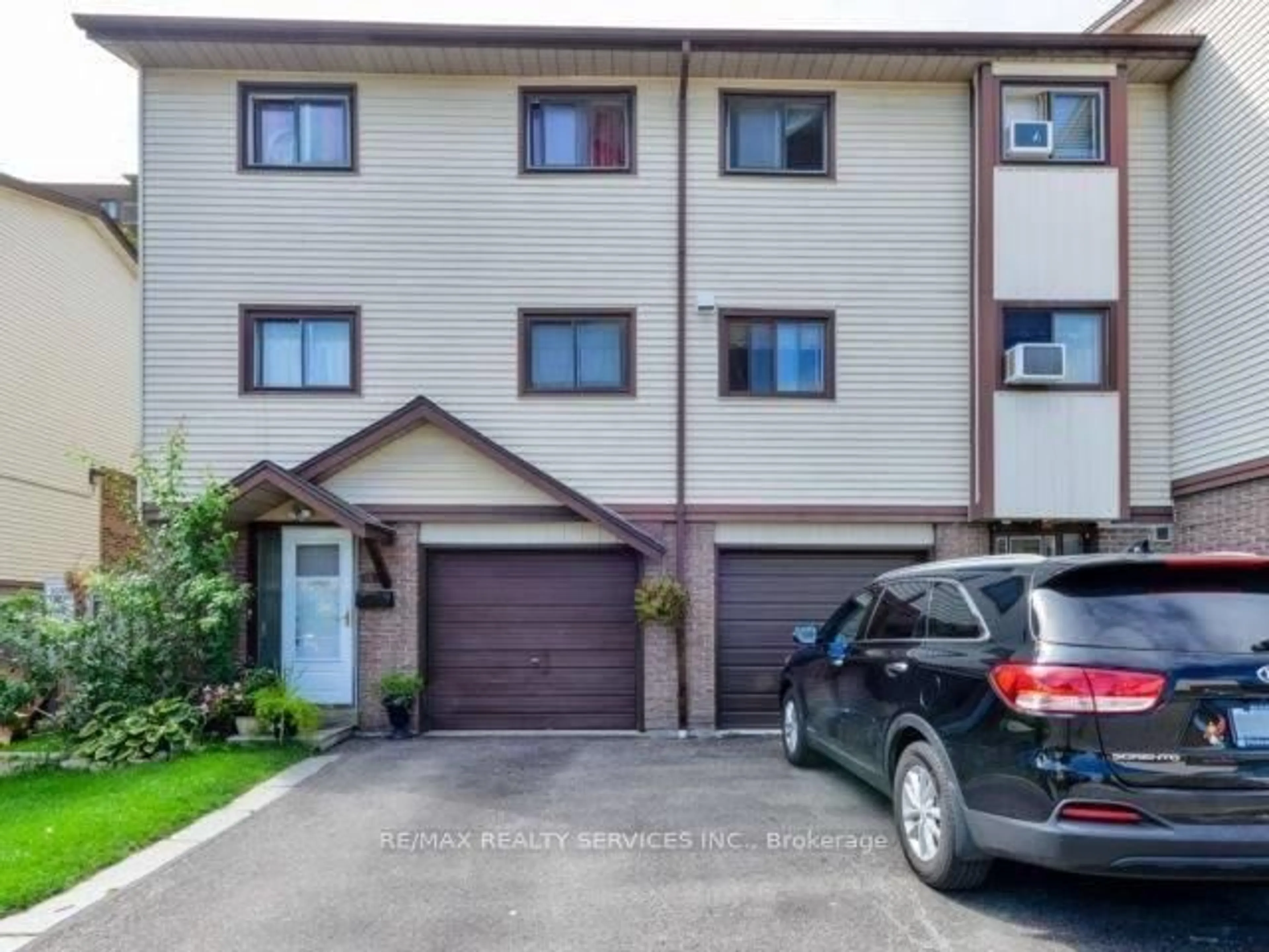 Unknown for 11 Mccallum Crt, Brampton Ontario L6V 3V6