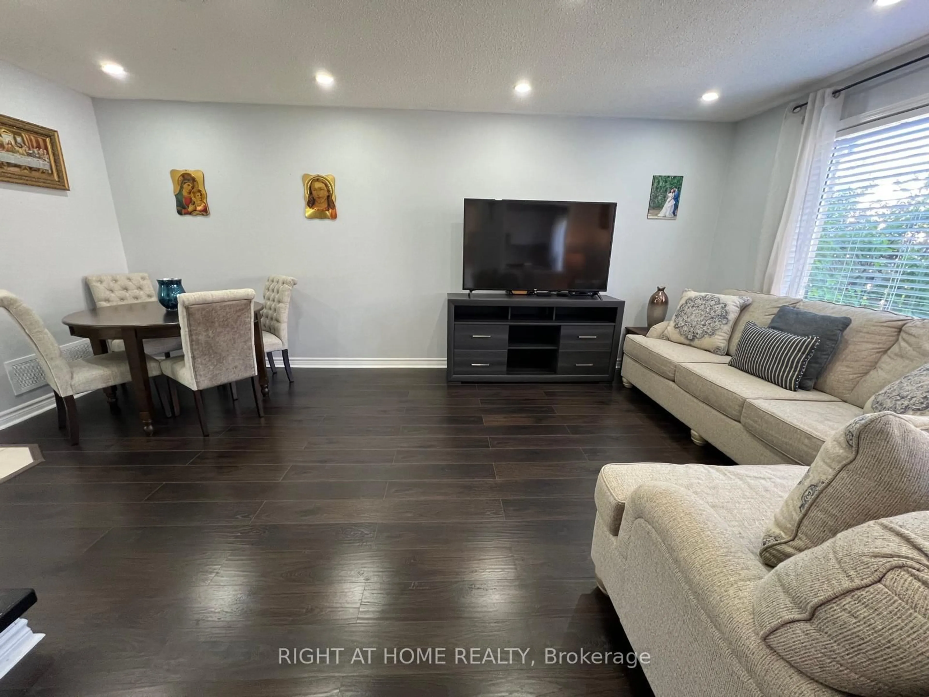 A pic of a room for 1064 BARCLAY Circ, Milton Ontario L9T 5W3