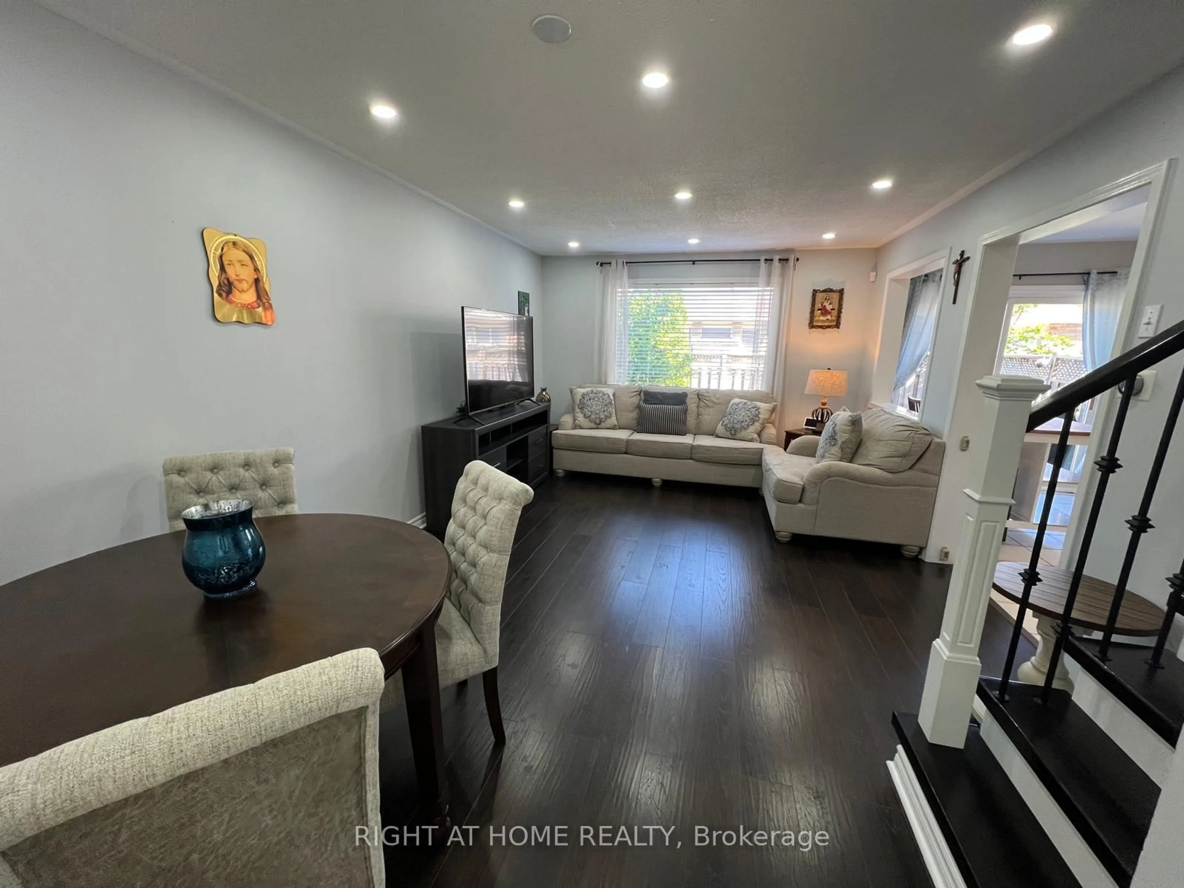 A pic of a room for 1064 BARCLAY Circ, Milton Ontario L9T 5W3