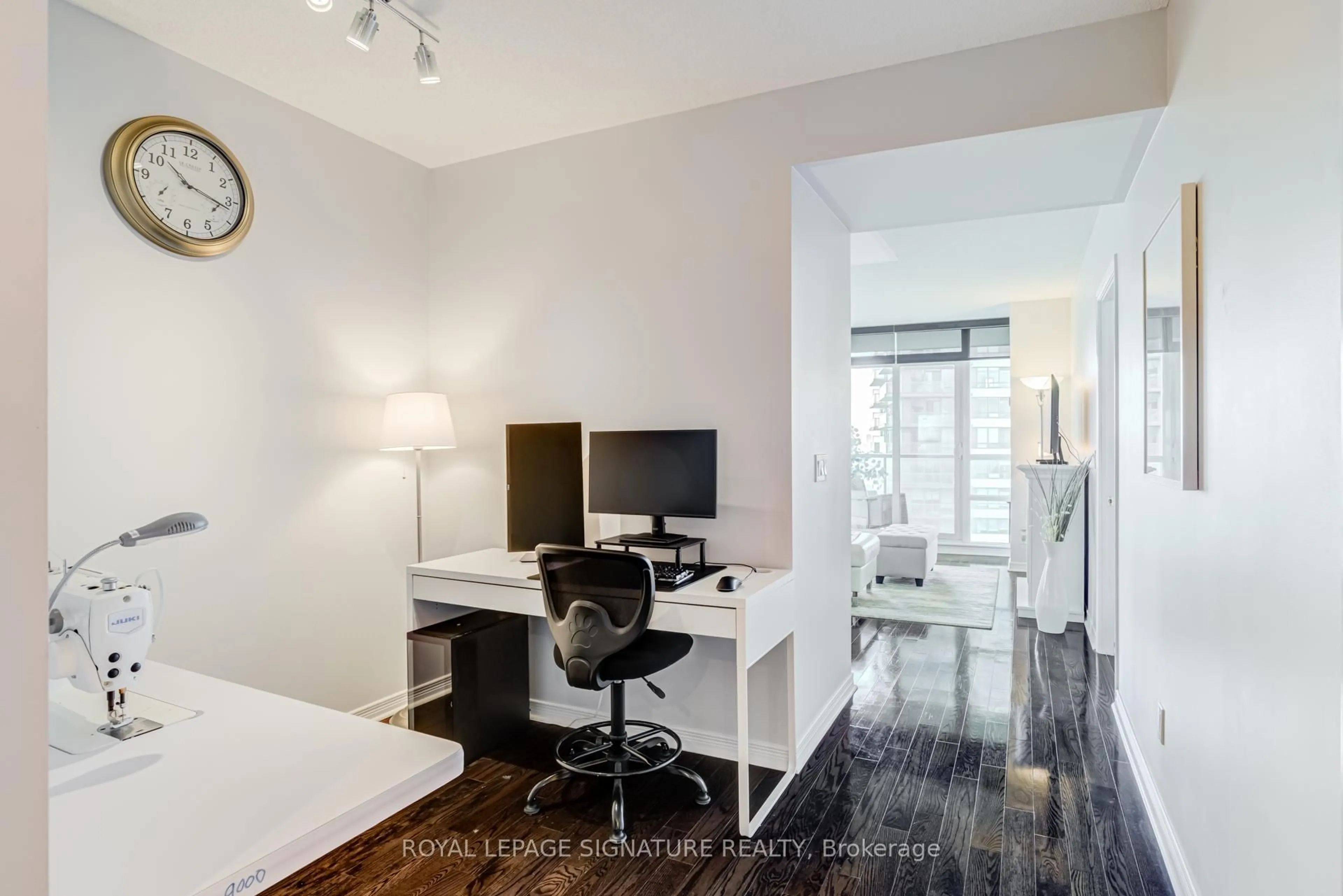 A pic of a room for 15 Legion Rd #1406, Toronto Ontario M8V 0A9