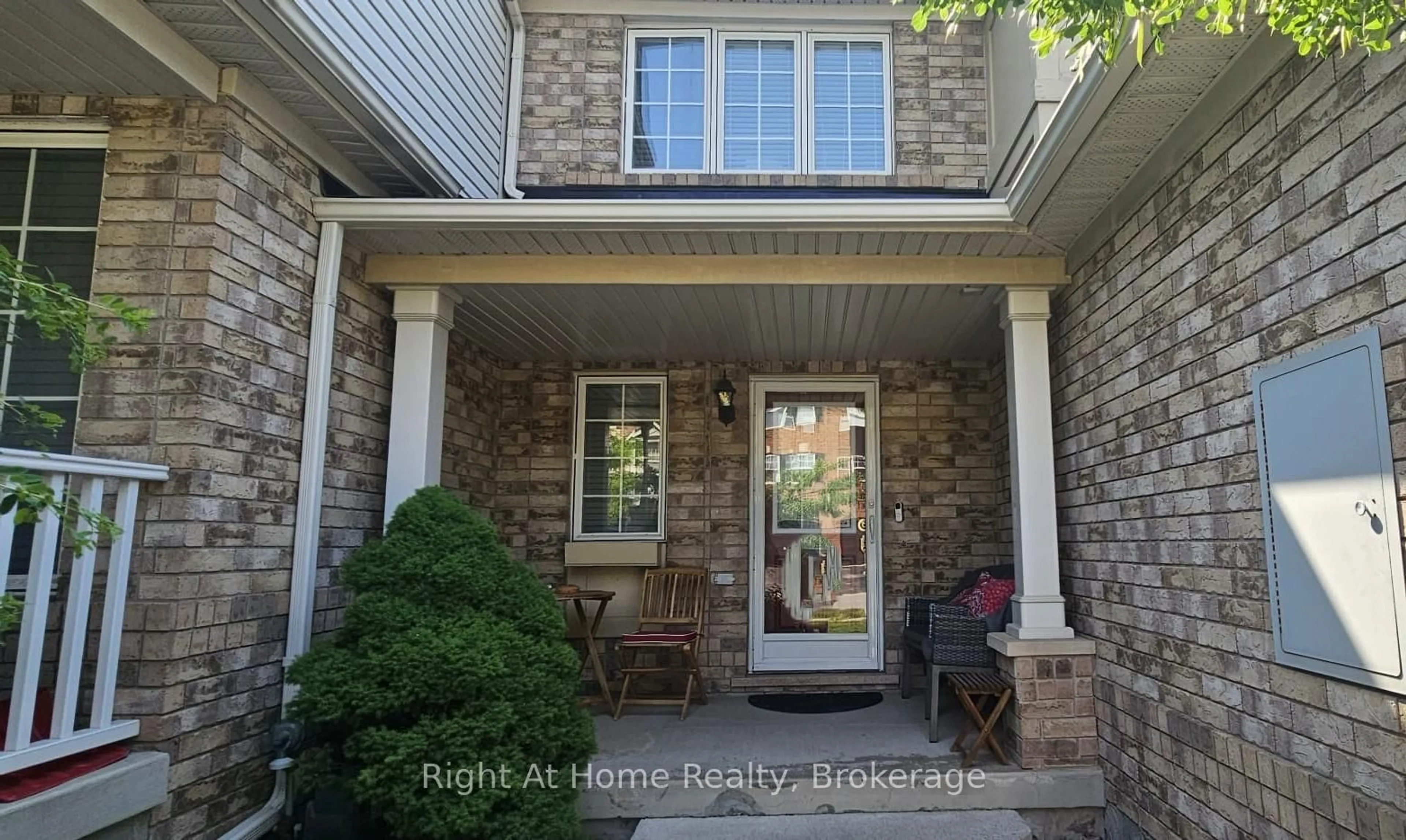 Indoor entryway for 3162 Stornoway Circ, Oakville Ontario L6M 5H8