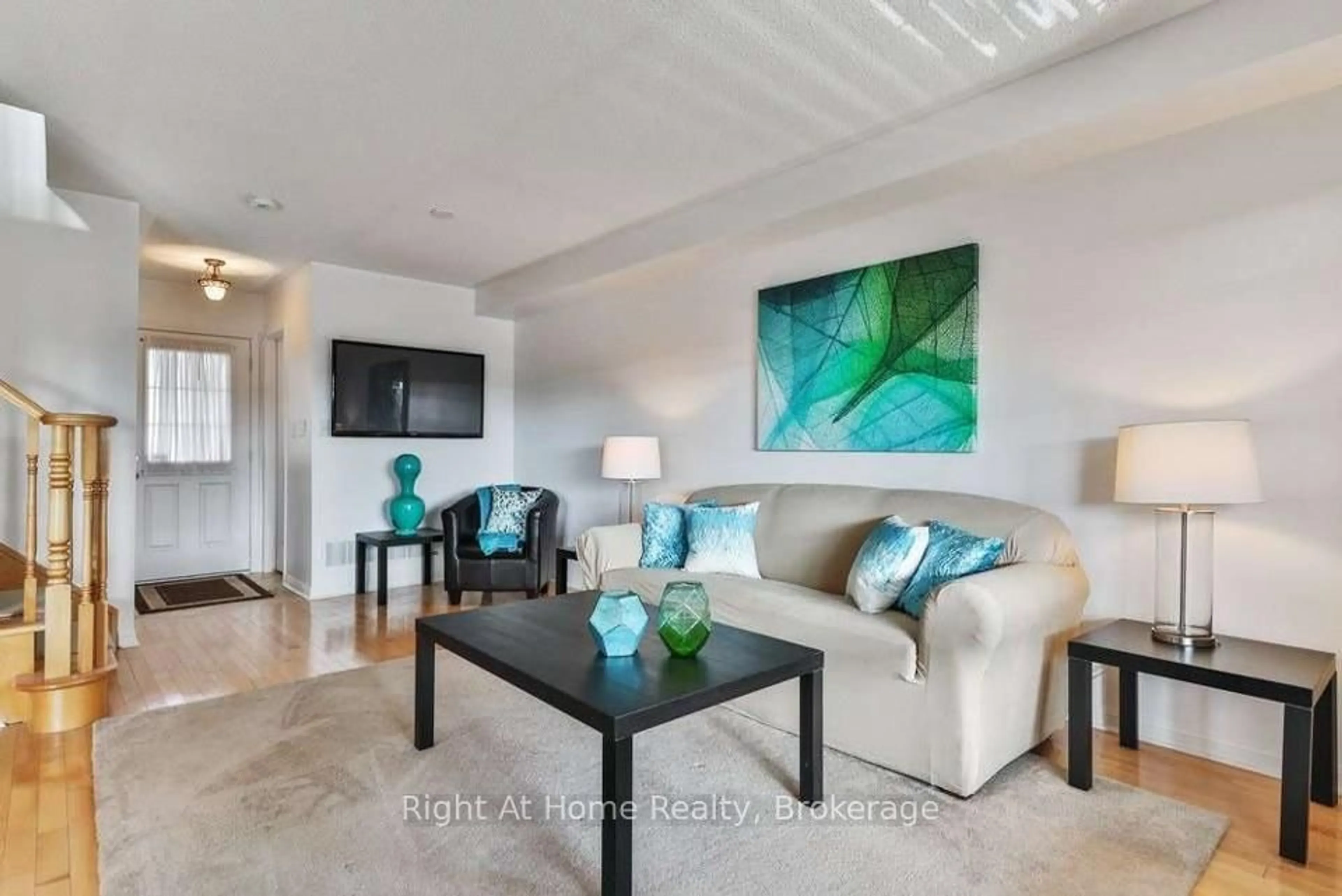 Living room with furniture, ceramic/tile floor for 3162 Stornoway Circ, Oakville Ontario L6M 5H8