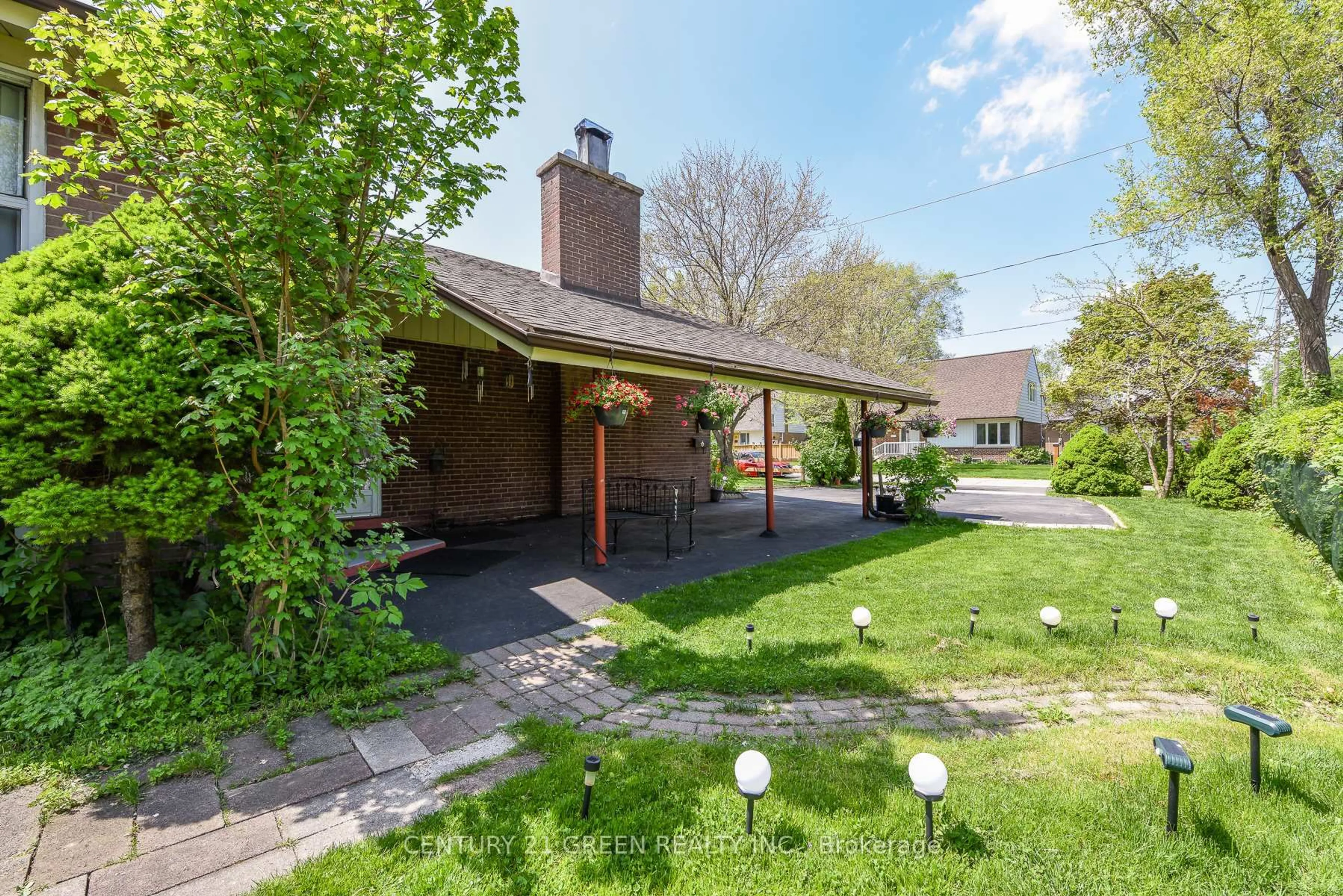 Patio, street for 19 Eriksdale Rd, Toronto Ontario M9C 2B8