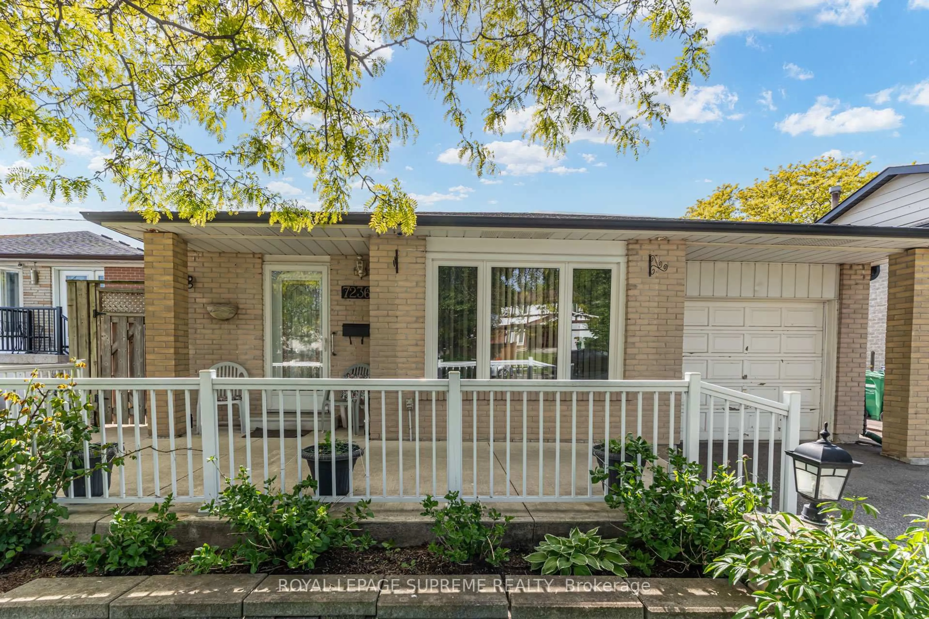 Home with vinyl exterior material, street for 7236 Meyer Dr, Mississauga Ontario L4T 3A9
