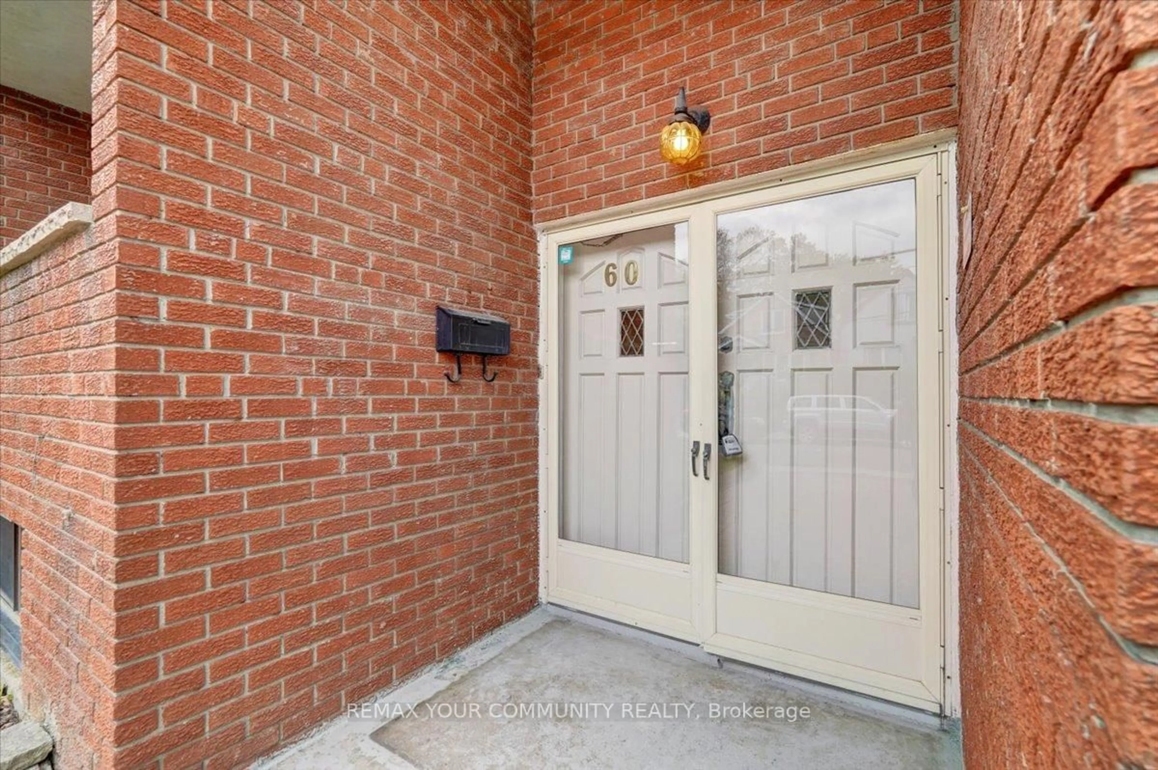 Indoor entryway for 60 Regent St, Toronto Ontario M6N 3N9