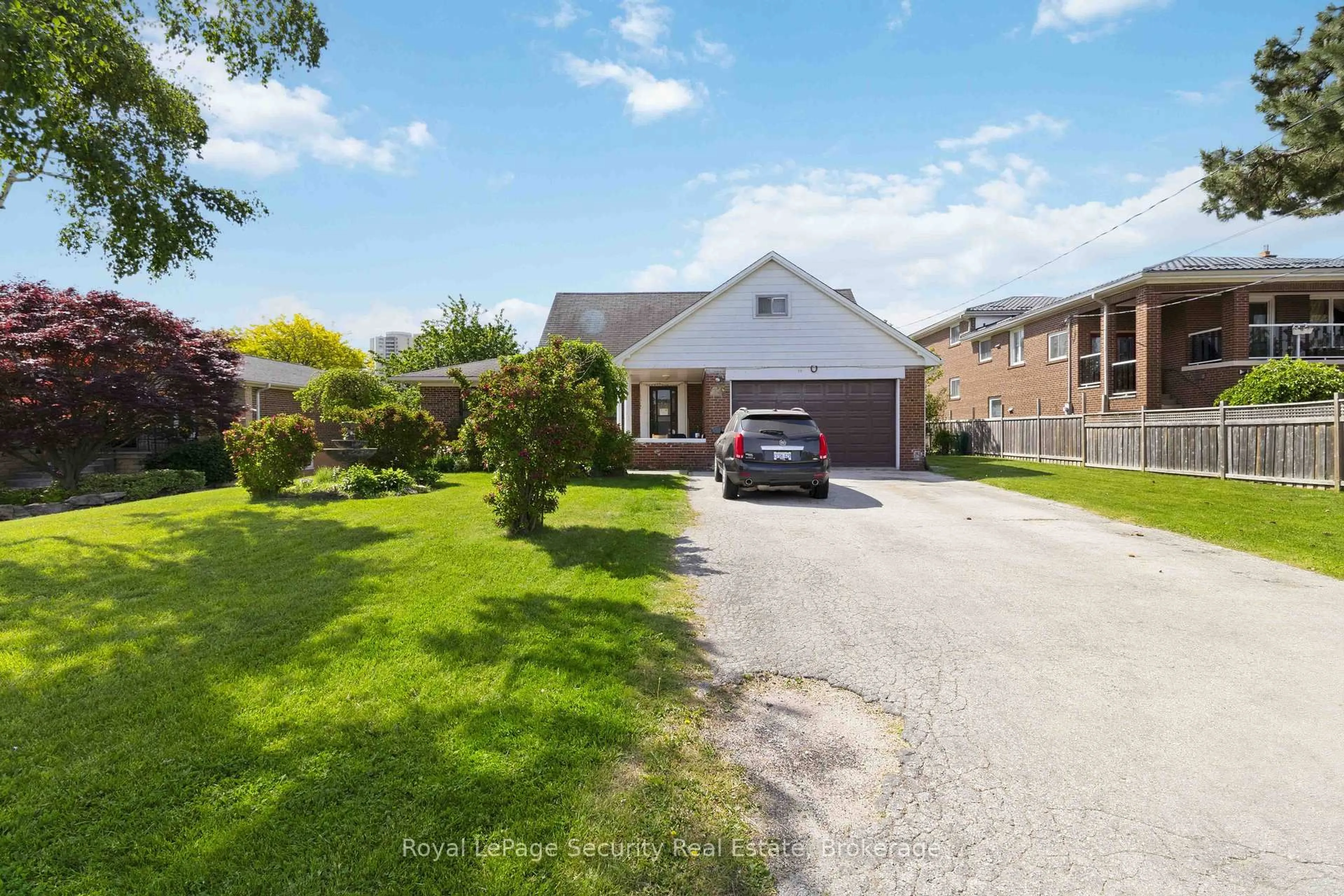 A pic from outside/outdoor area/front of a property/back of a property/a pic from drone, street for 73 Saint Andrews Blvd, Toronto Ontario M9R 1W4