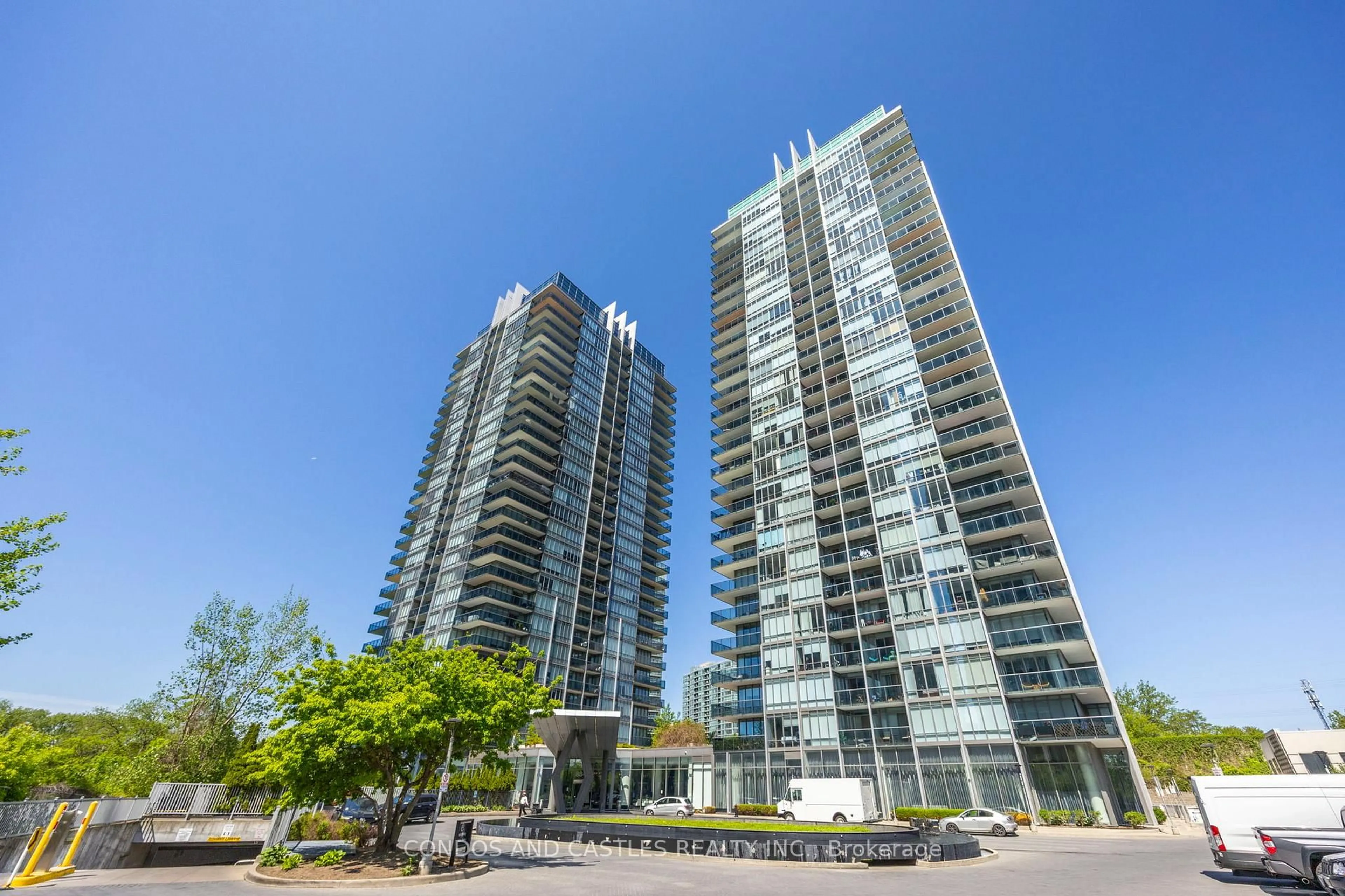 Indoor foyer for 88 Park Lawn Rd #2611, Toronto Ontario M8Y 0B6