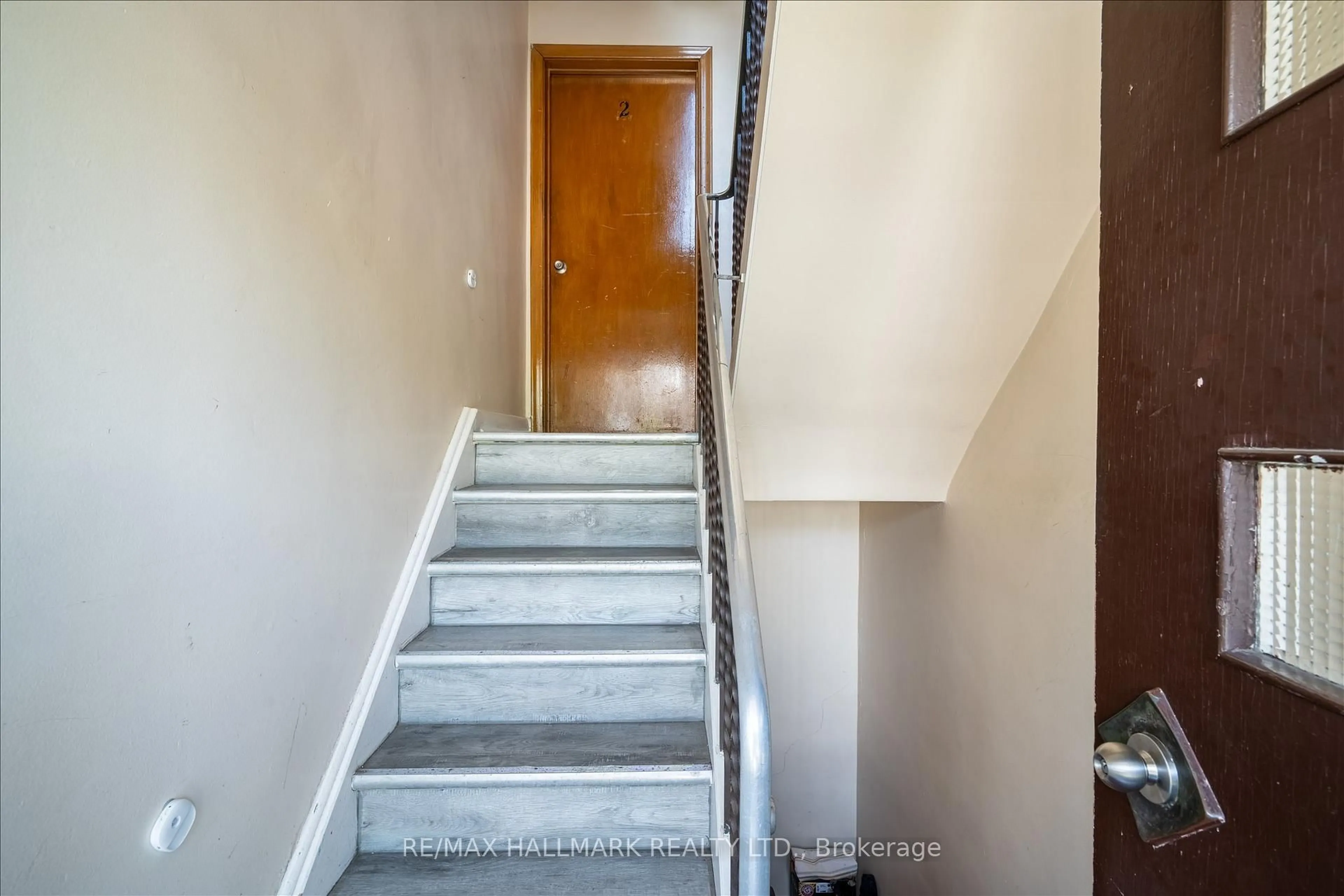 Stairs for 11 Priscilla Ave, Toronto Ontario M6S 3W1